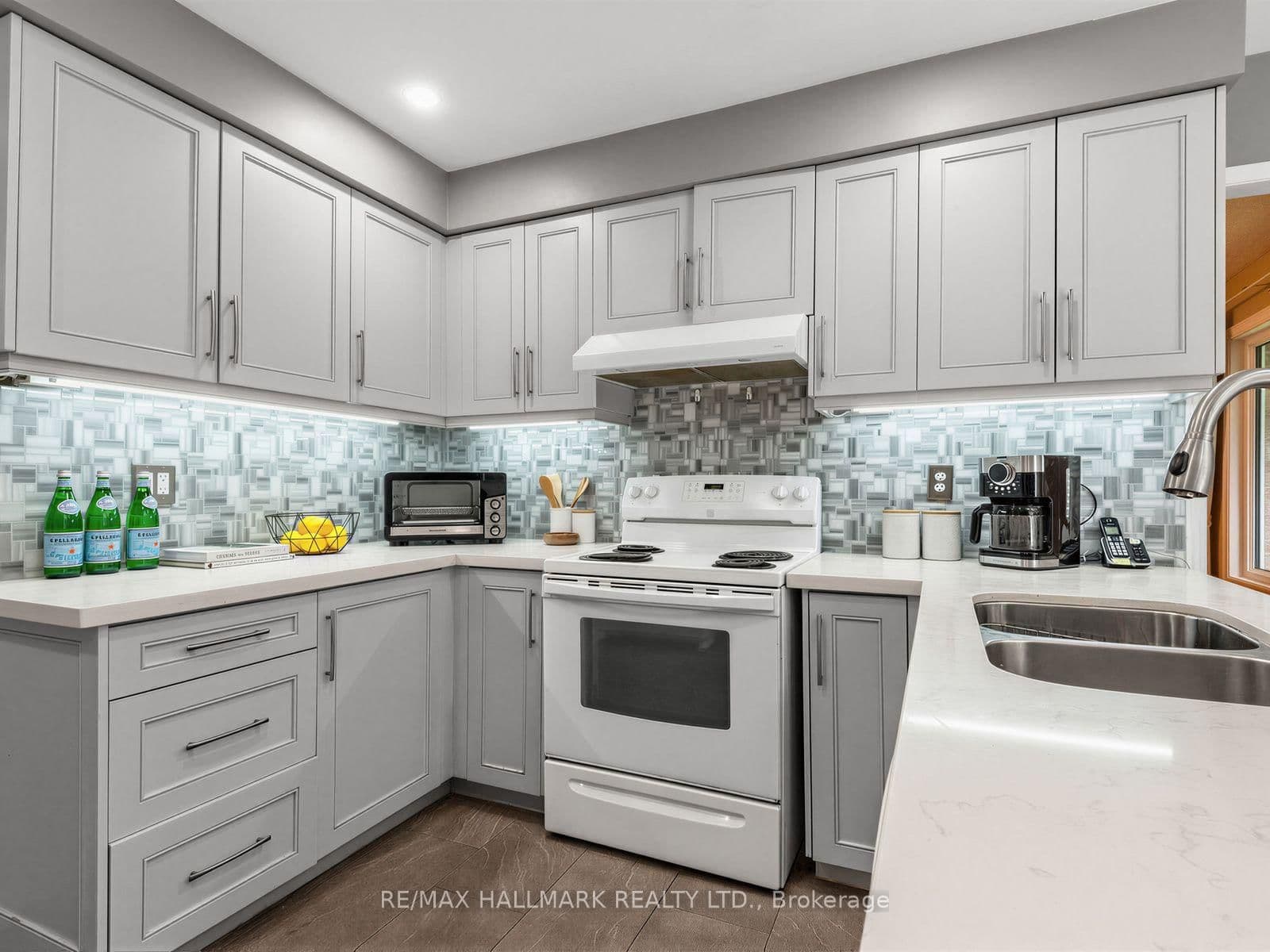 185 Aurora Heights Drive thumbnail 10
