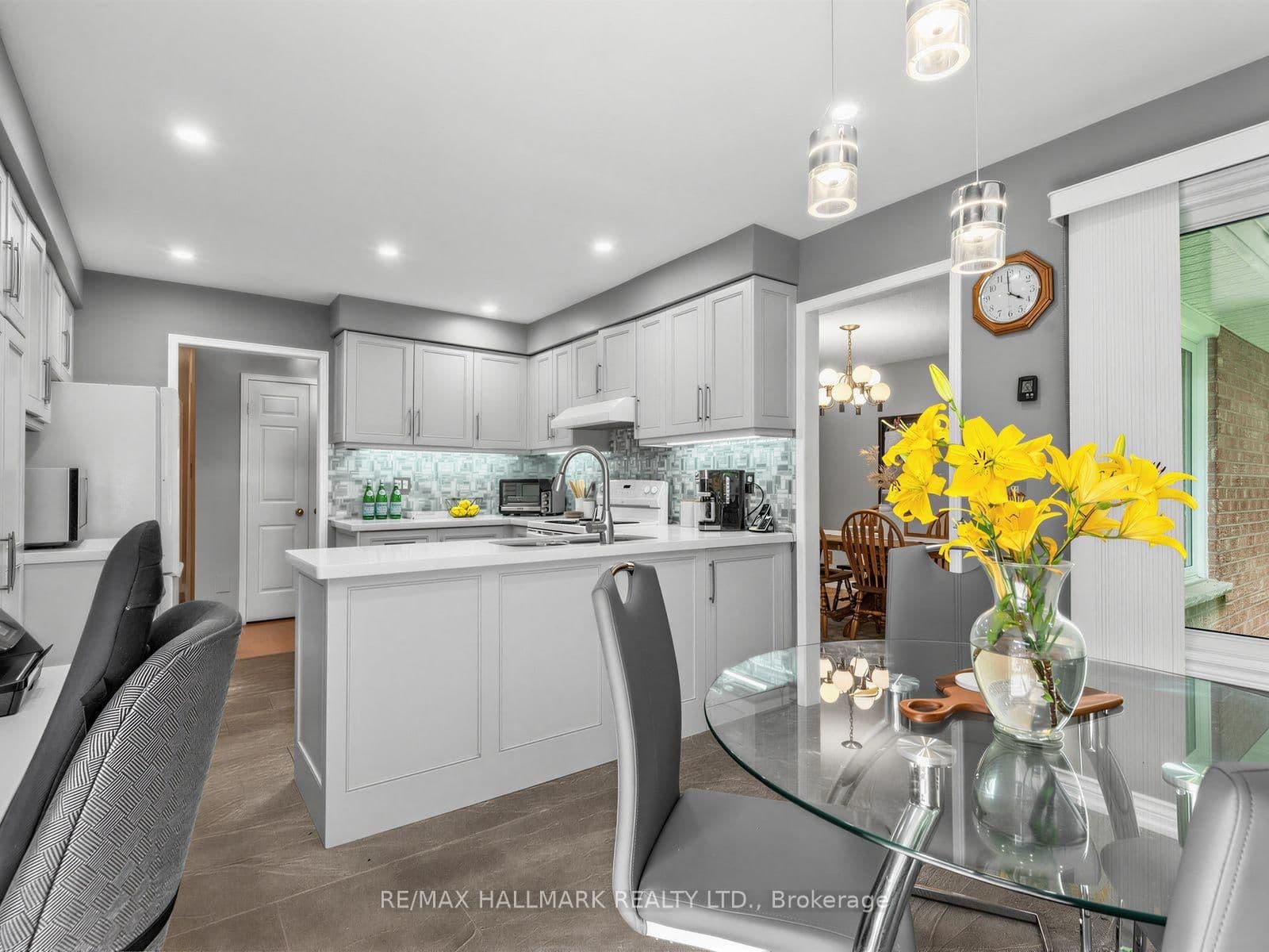 185 Aurora Heights Drive thumbnail 13