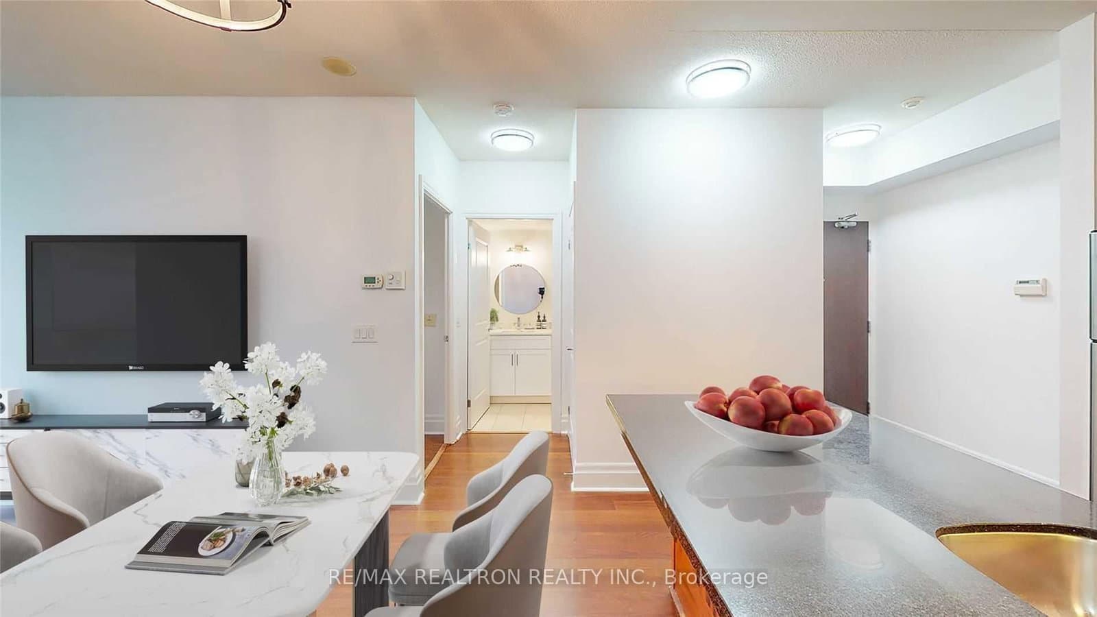 111 Upper Duke Crescent, Unit 701 thumbnail 14