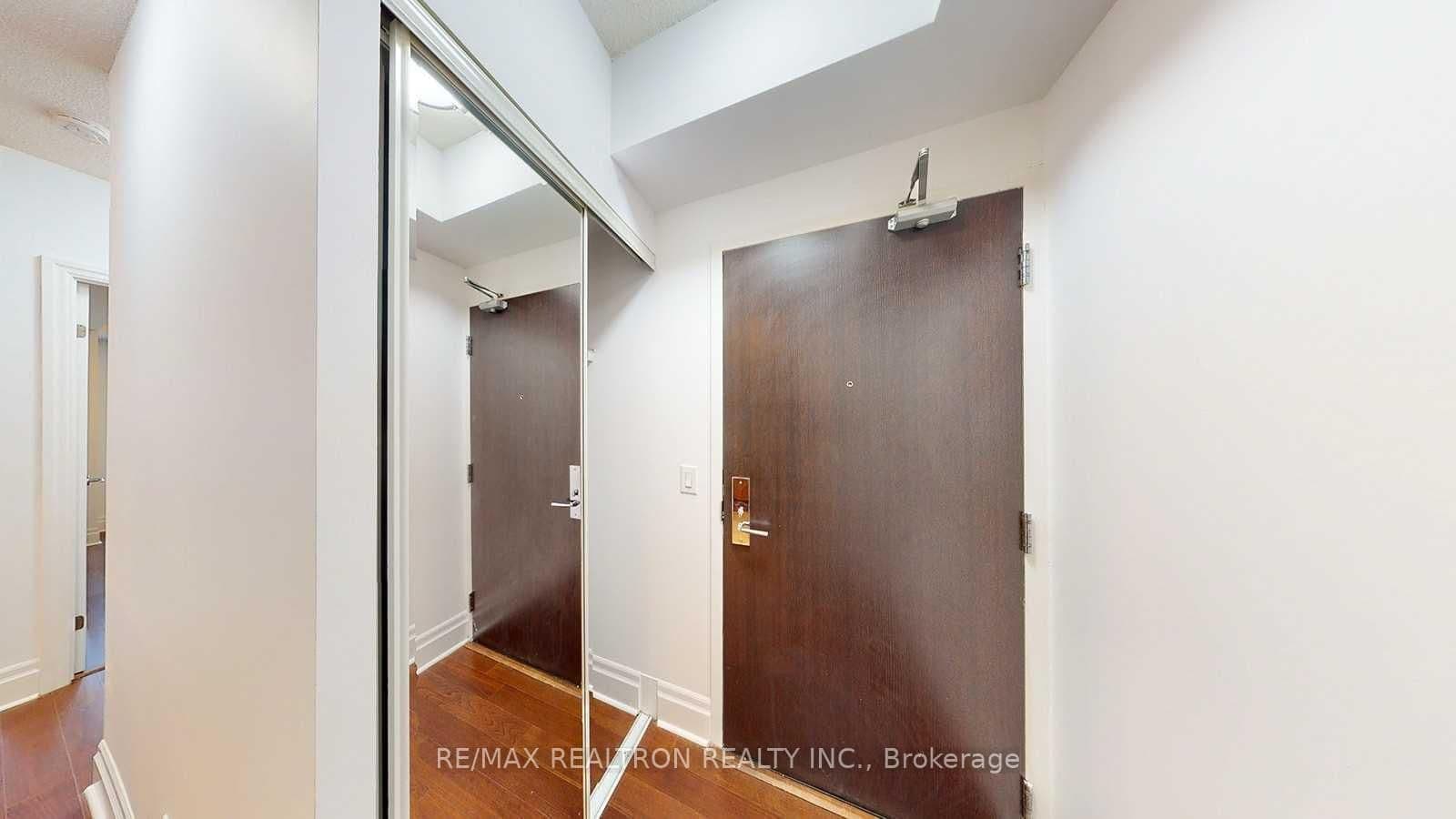 111 Upper Duke Crescent, Unit 701 thumbnail 15