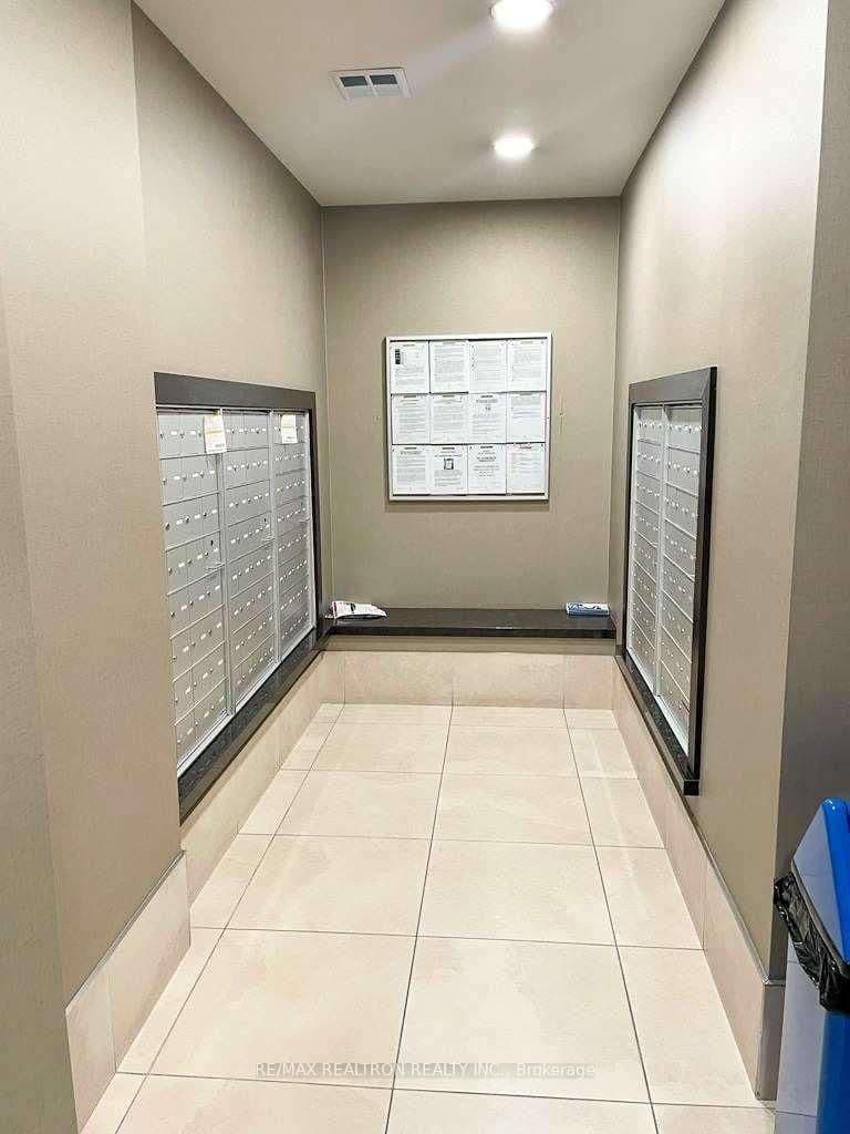 111 Upper Duke Crescent, Unit 701 thumbnail 18