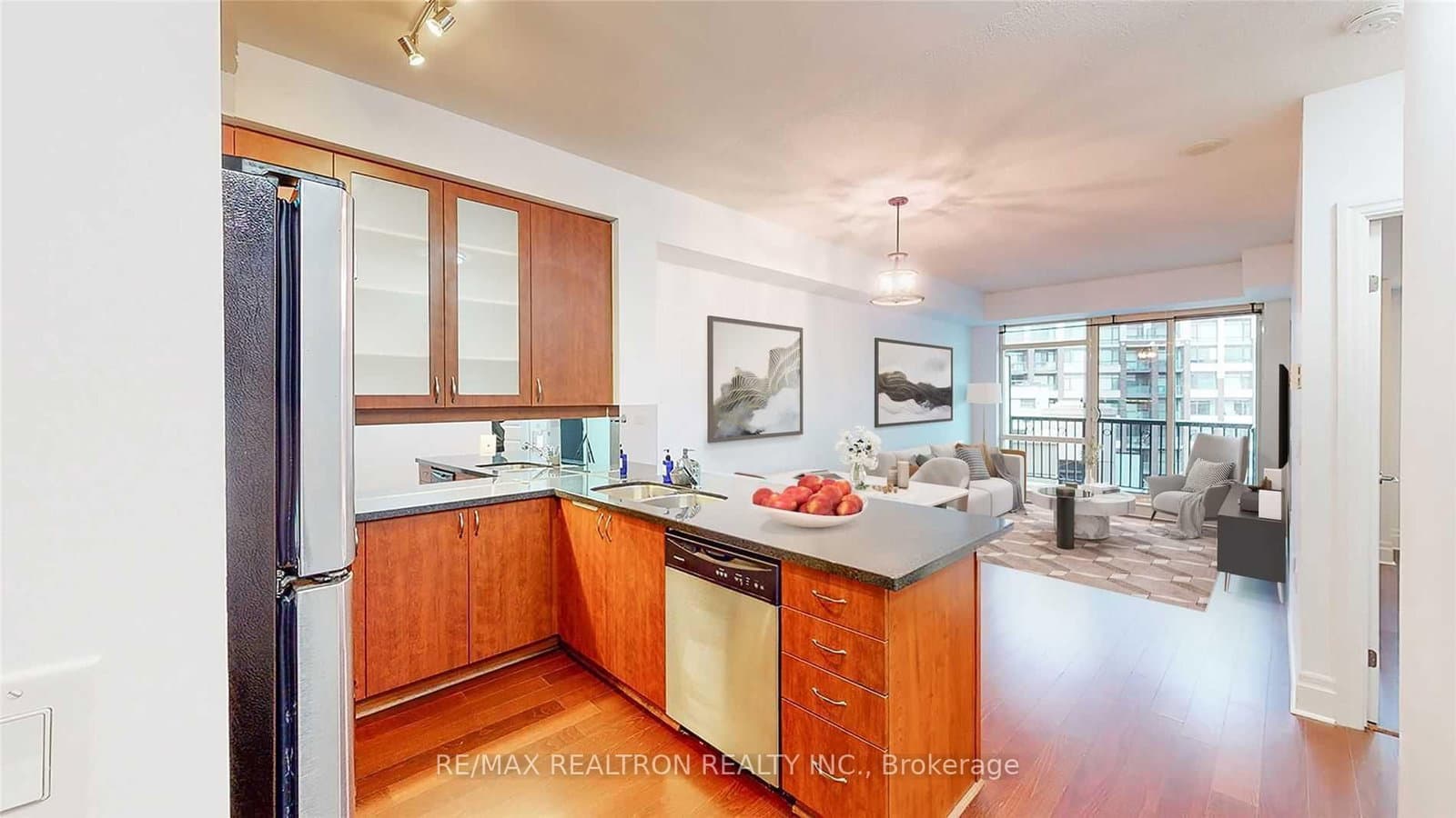 111 Upper Duke Crescent, Unit 701 thumbnail 6