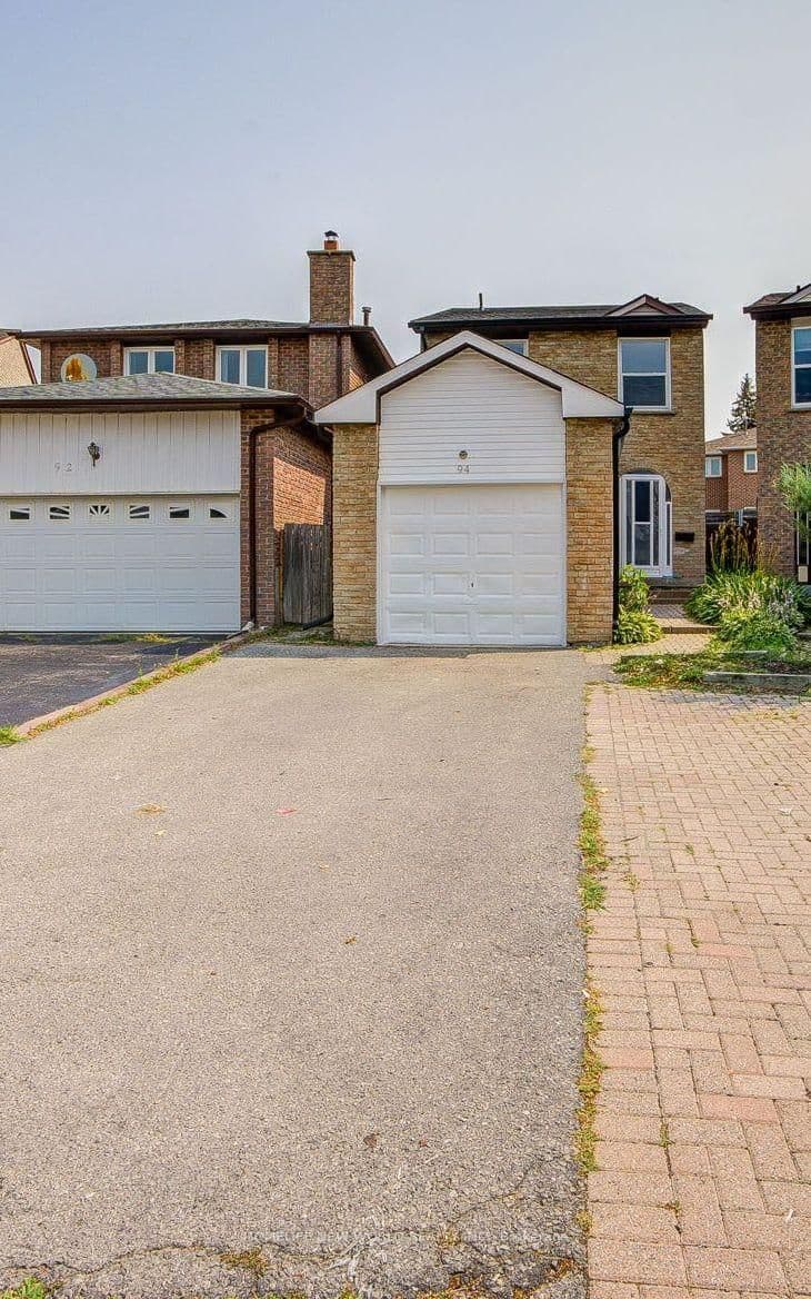 94 Hord Crescent thumbnail 2