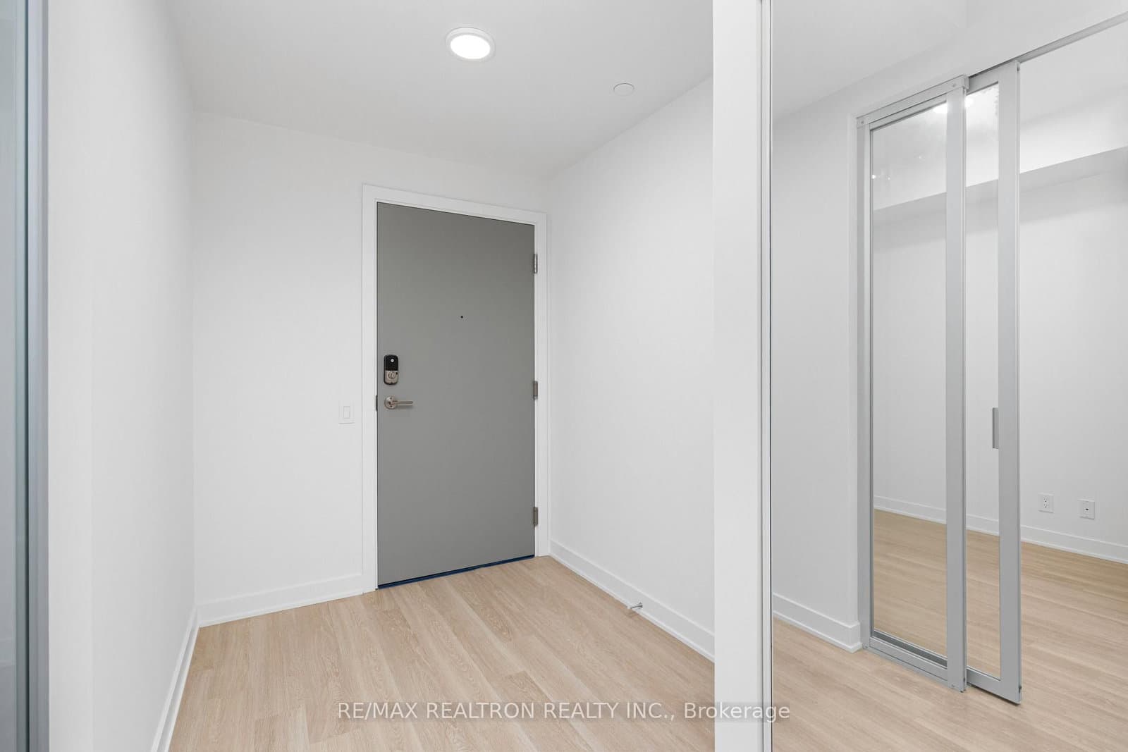 30 Upper Mall Way, Unit A620 thumbnail 2
