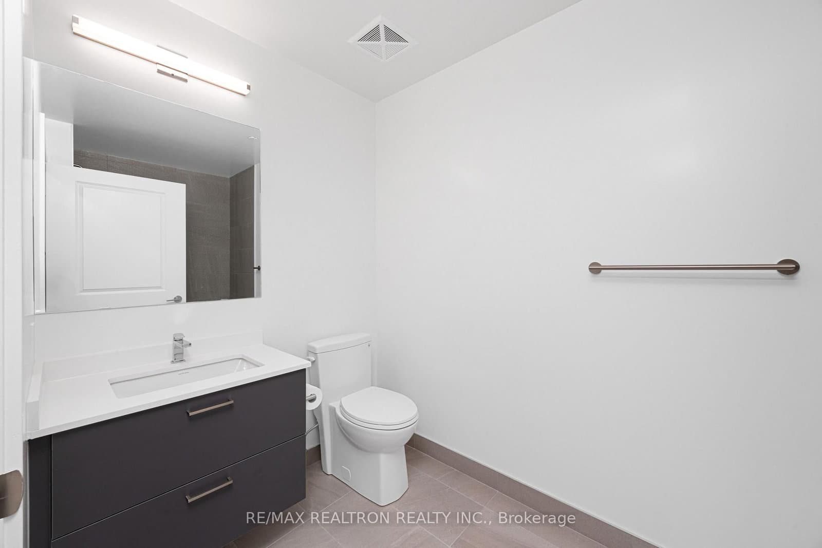30 Upper Mall Way, Unit A620 thumbnail 3