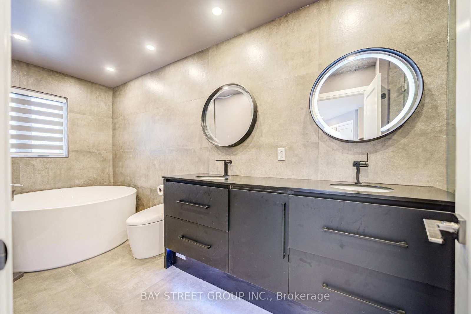 48 Coldstream Crescent thumbnail 24