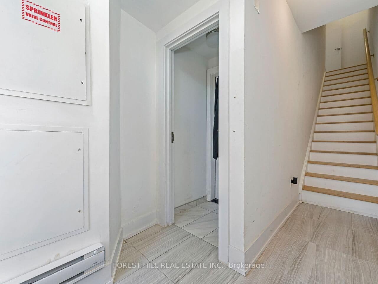 1 Hartman Avenue, Unit 5 thumbnail 3