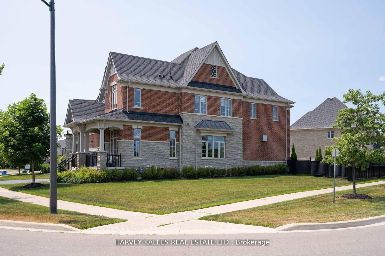 4 Larkin Avenue thumbnail 2