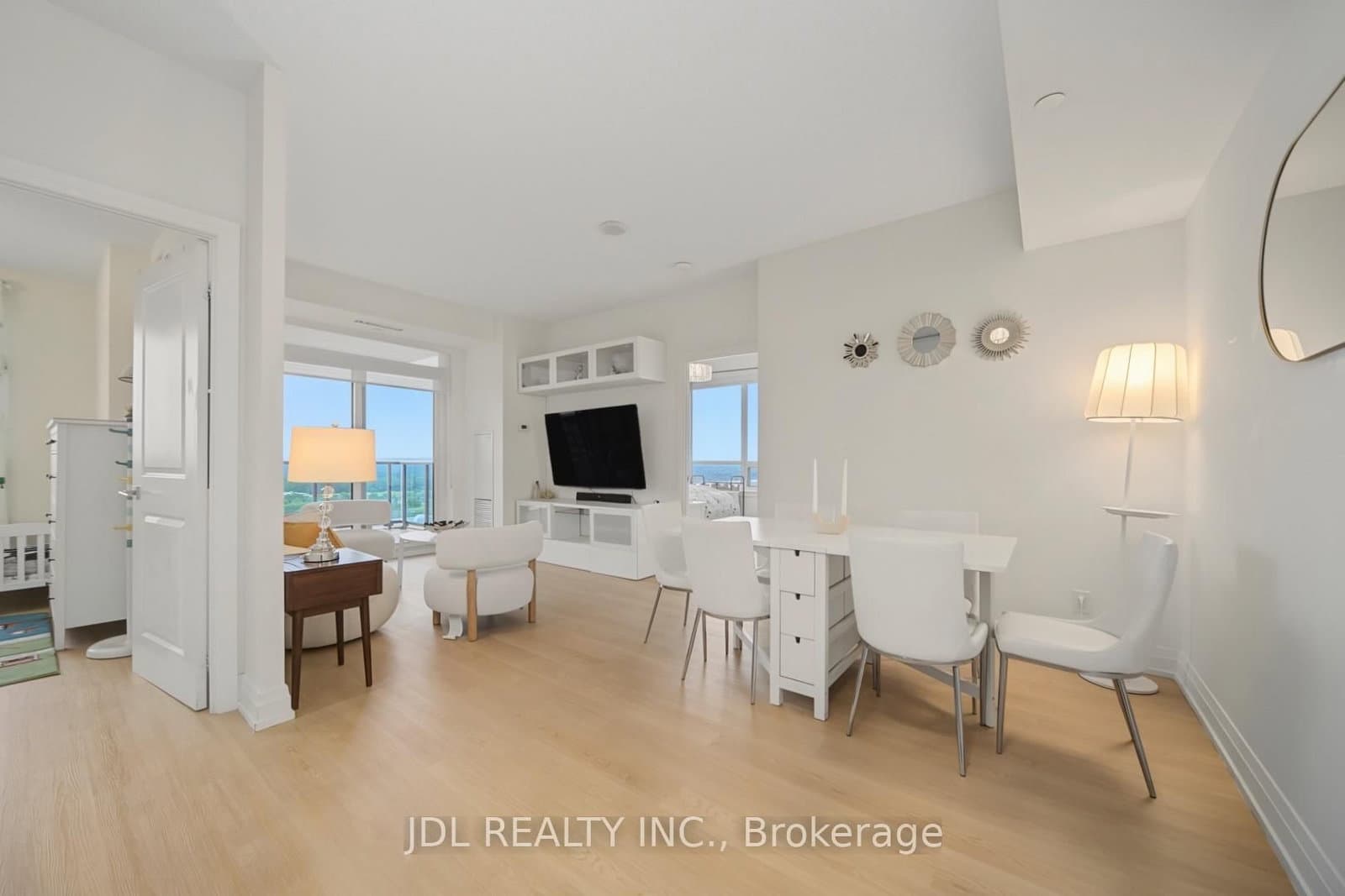 7165 Yonge Street, Unit 902 thumbnail 15