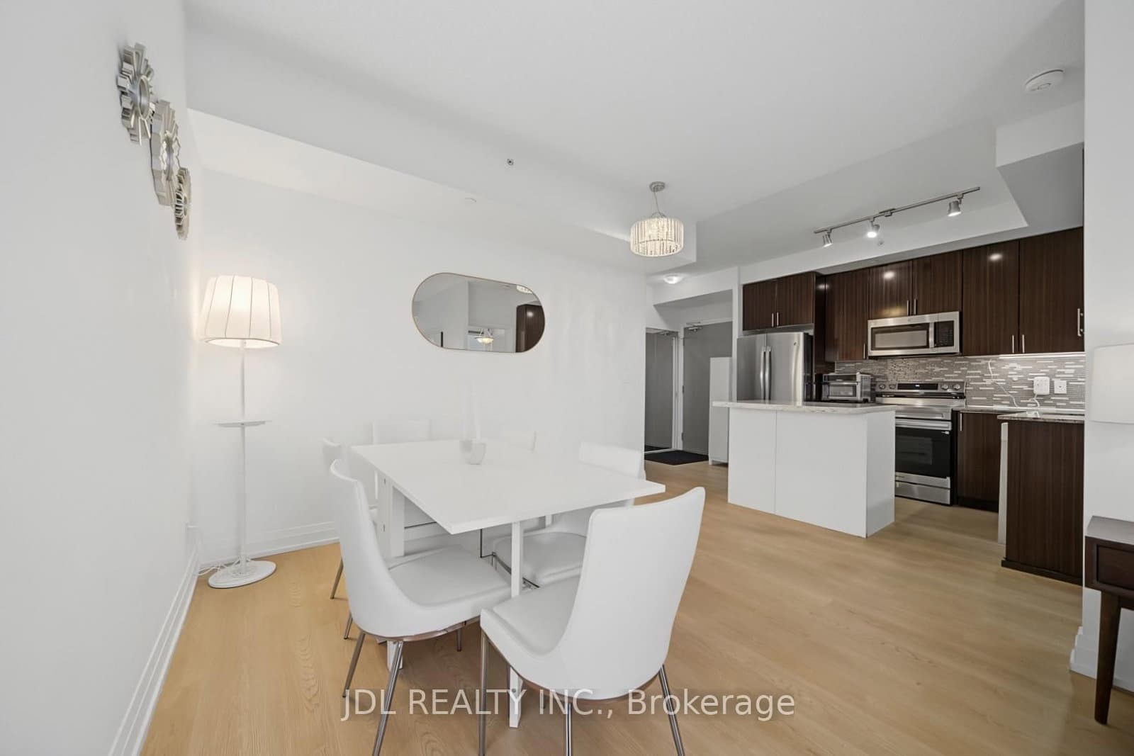 7165 Yonge Street, Unit 902 thumbnail 17