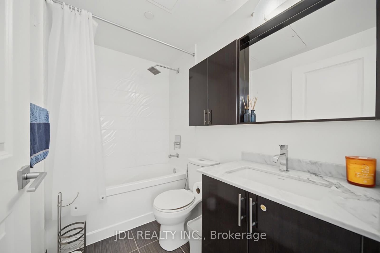 7165 Yonge Street, Unit 902 thumbnail 25
