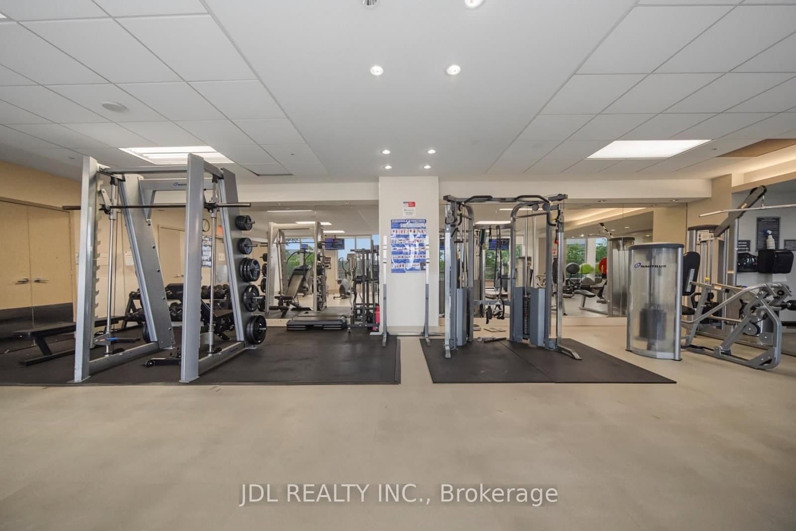 7165 Yonge Street, Unit 902 thumbnail 35