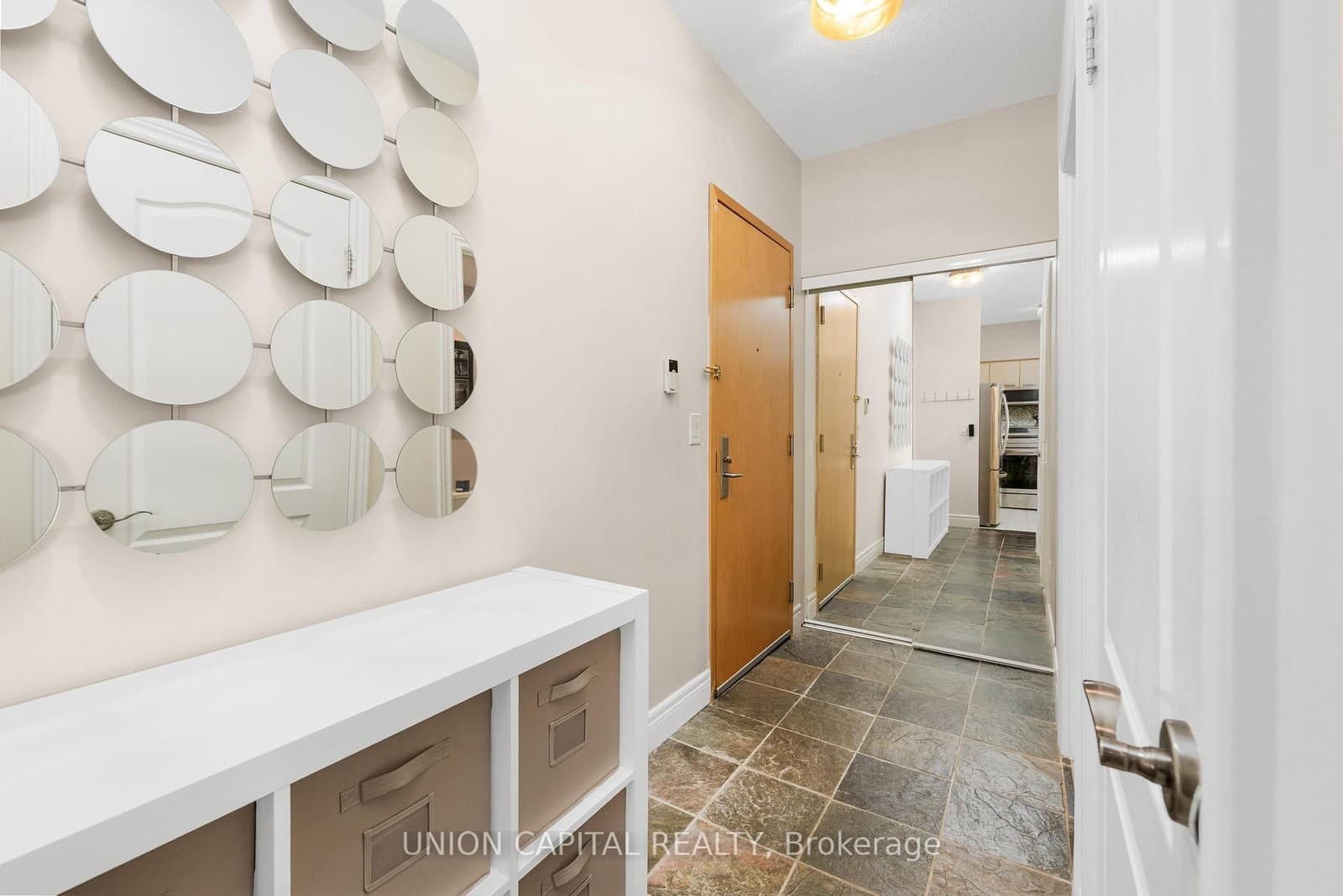 48 Suncrest Boulevard, Unit 102 thumbnail 4