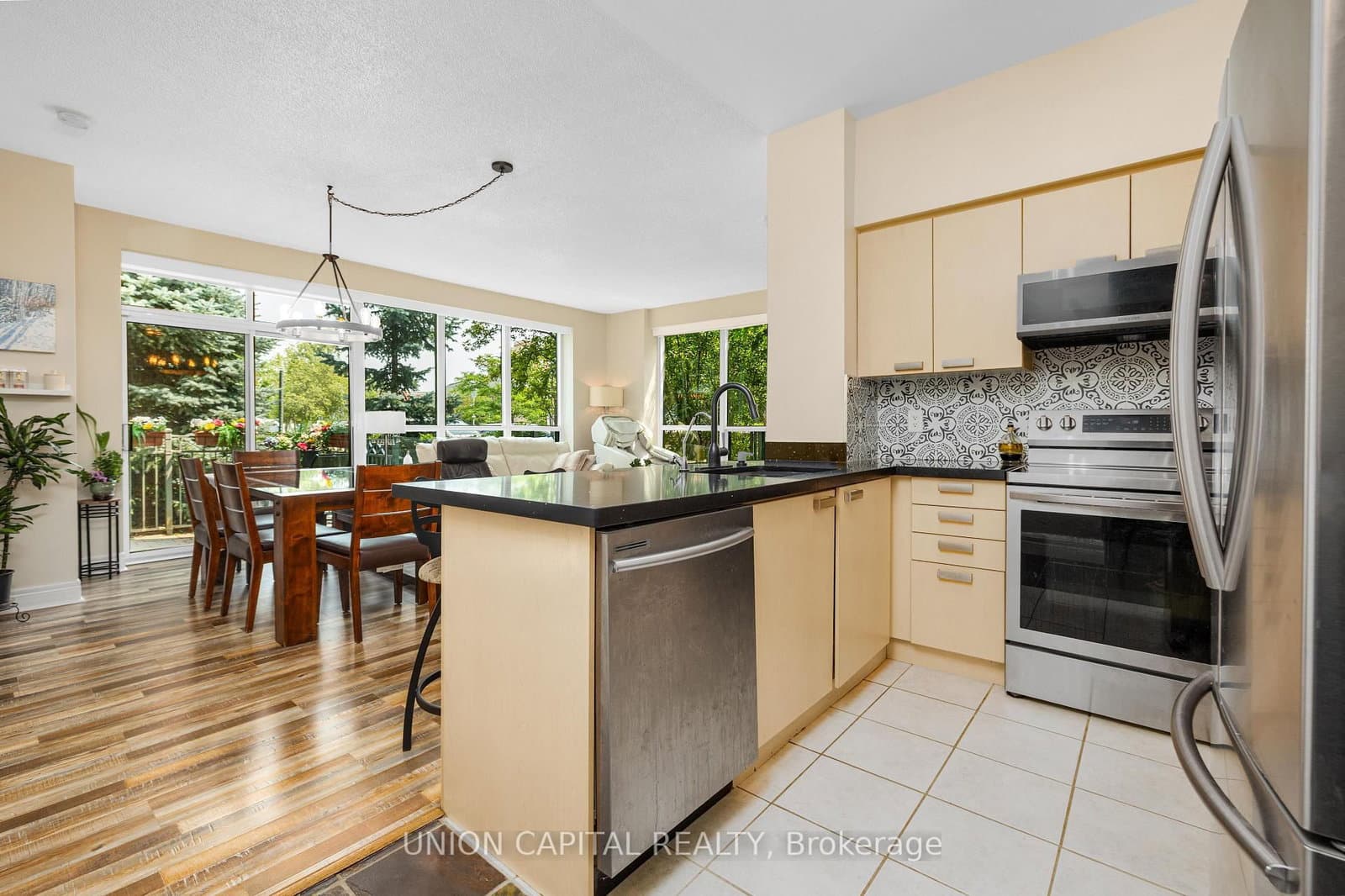 48 Suncrest Boulevard, Unit 102 thumbnail 7