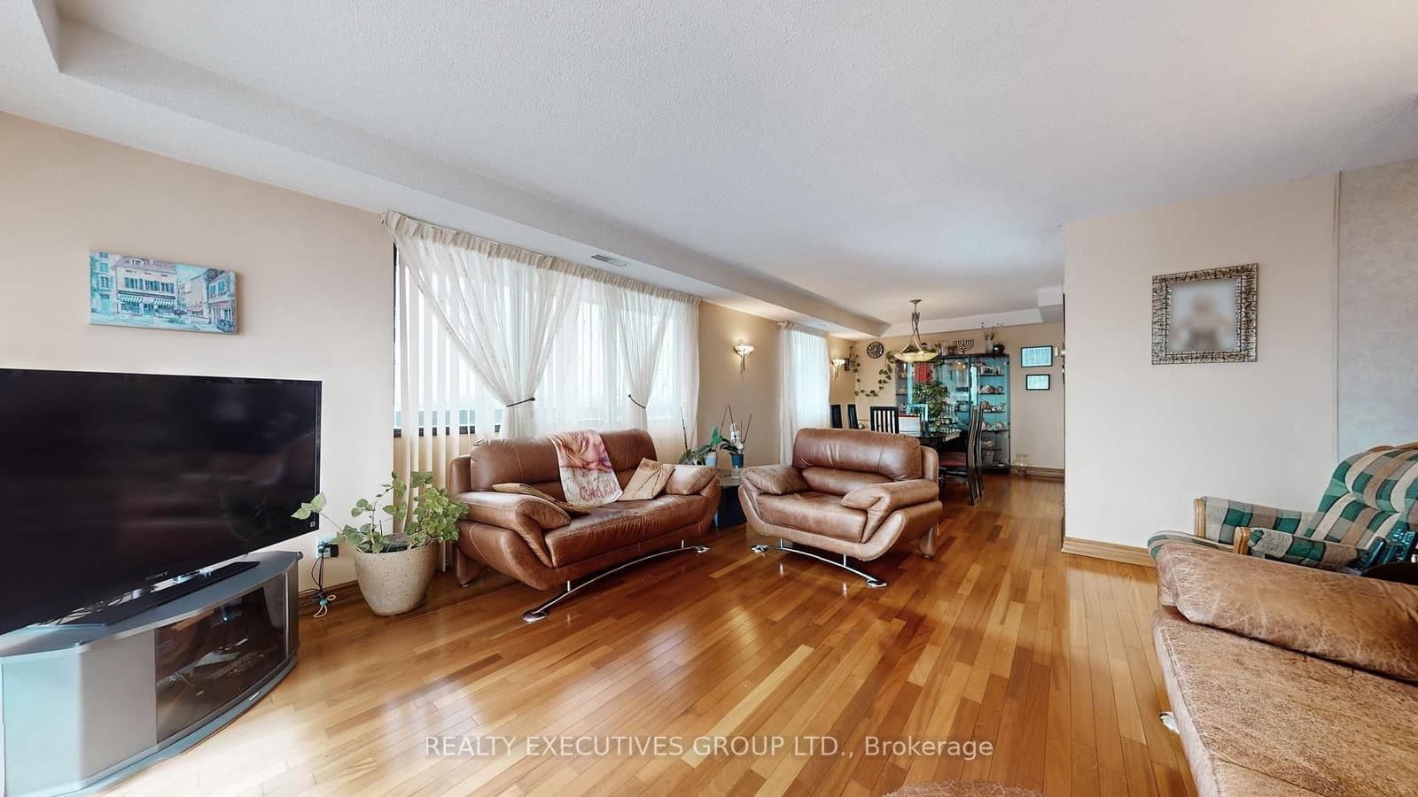 8111 Yonge Street, Unit 1403 thumbnail 5