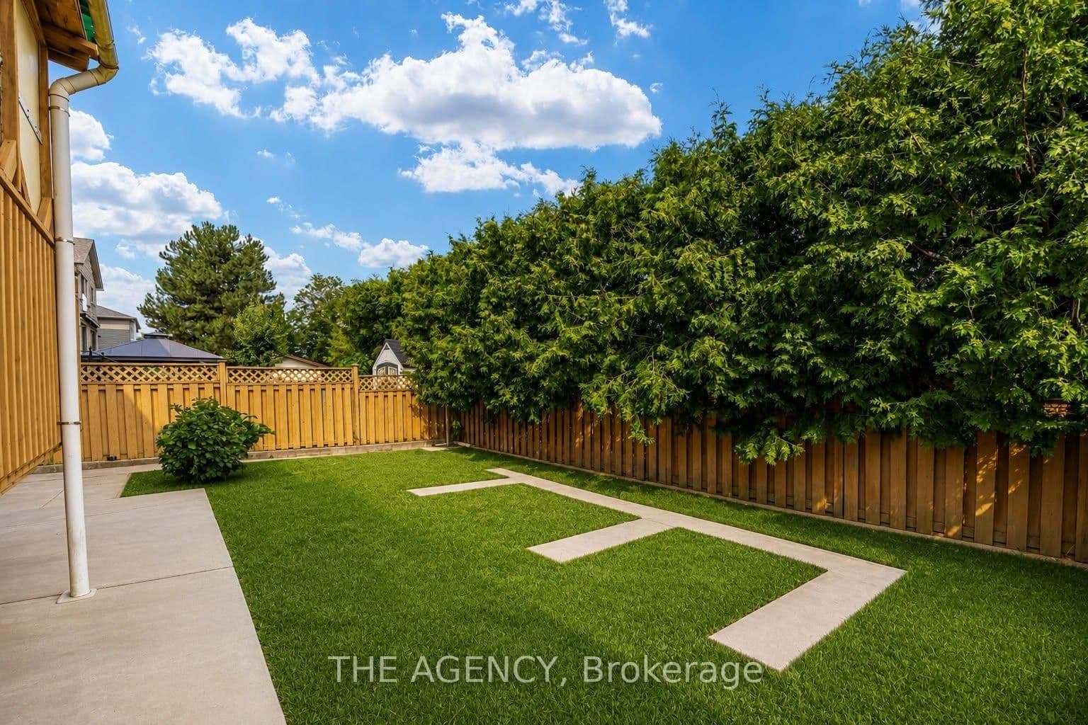 68 Townsgate Drive thumbnail 19