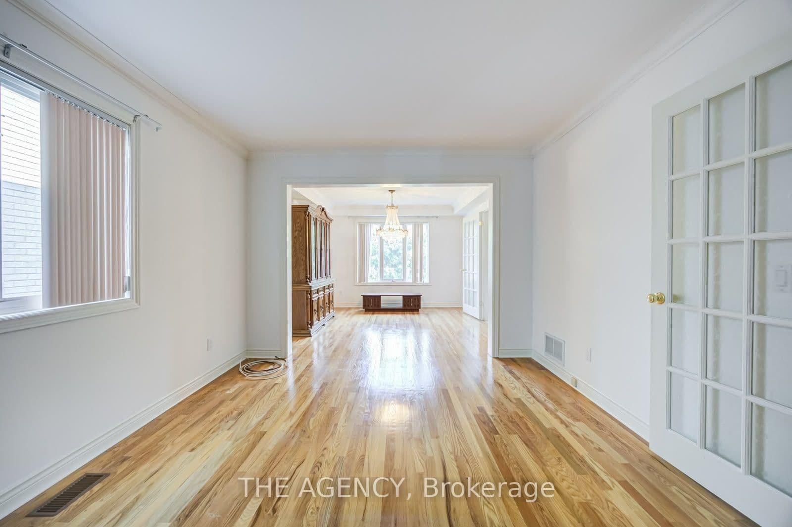 68 Townsgate Drive thumbnail 6