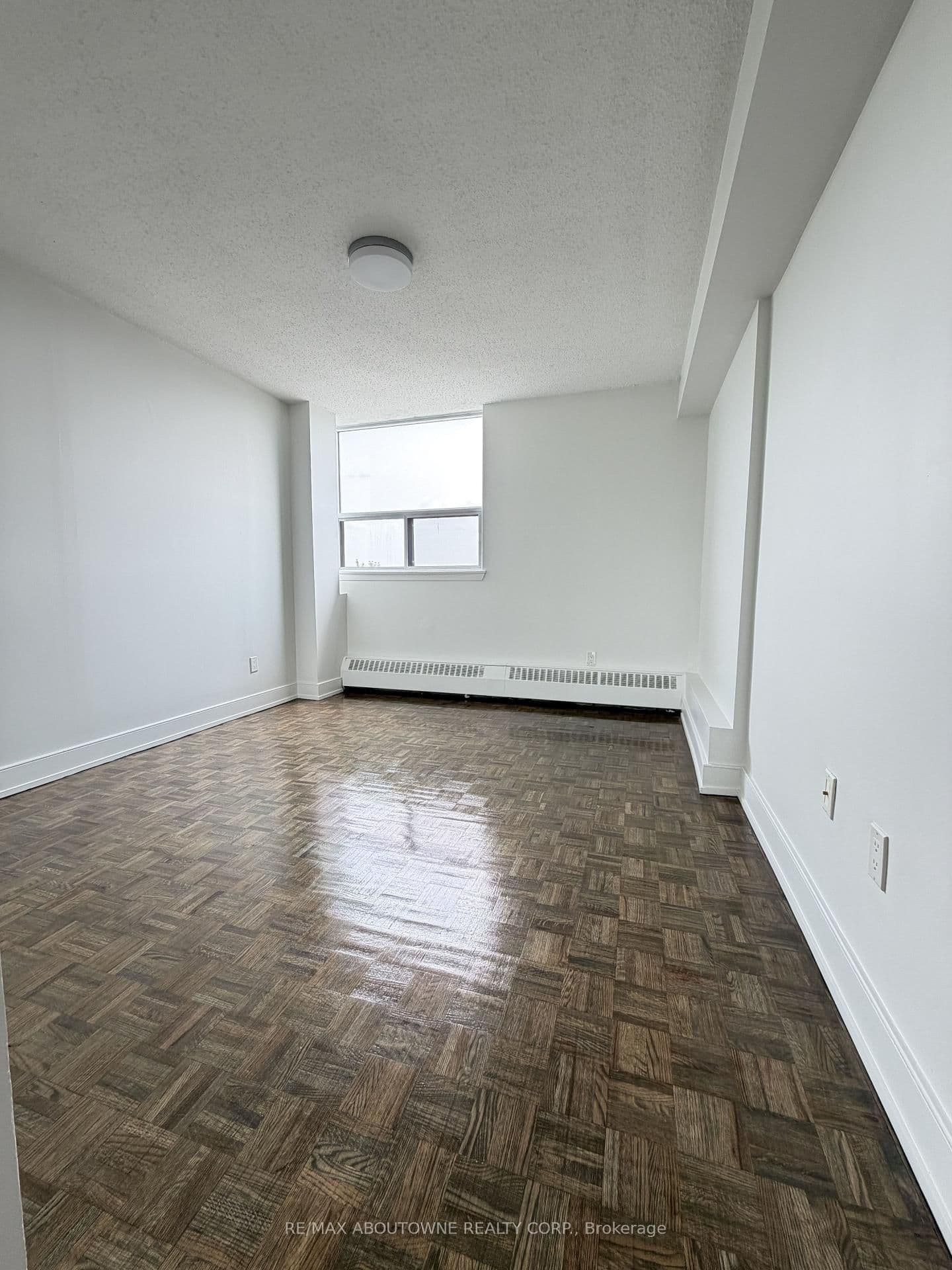147 Wellington Street W, Unit 614 thumbnail 11