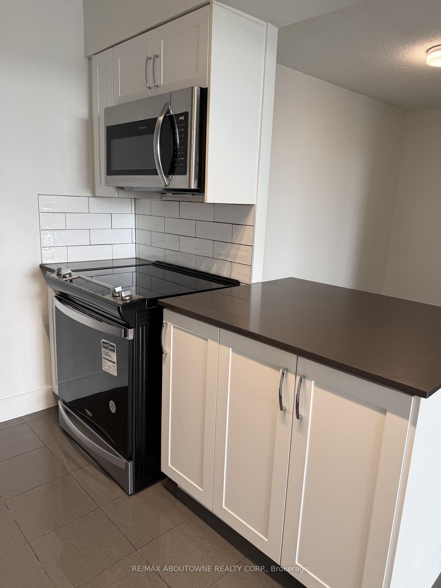 147 Wellington Street W, Unit 614 thumbnail 7