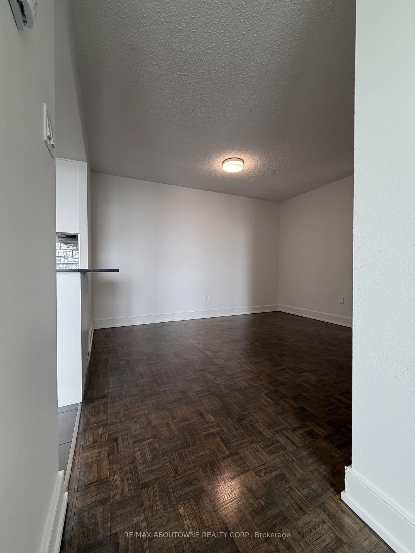 147 Wellington Street W, Unit 614 thumbnail 8