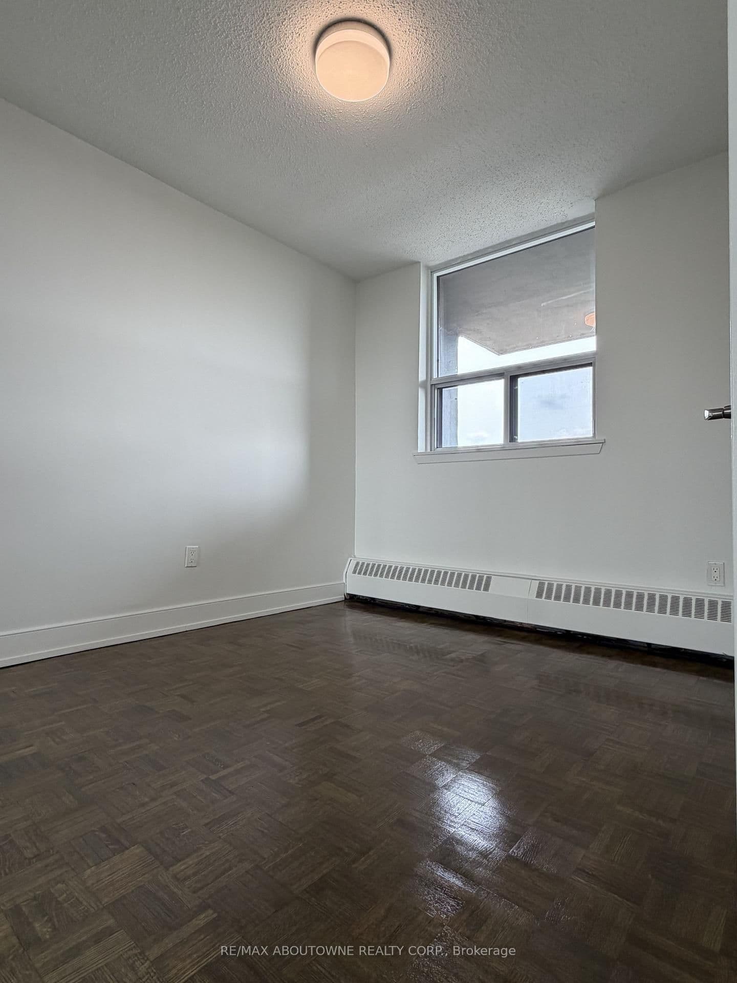 147 Wellington Street W, Unit 614 thumbnail 9