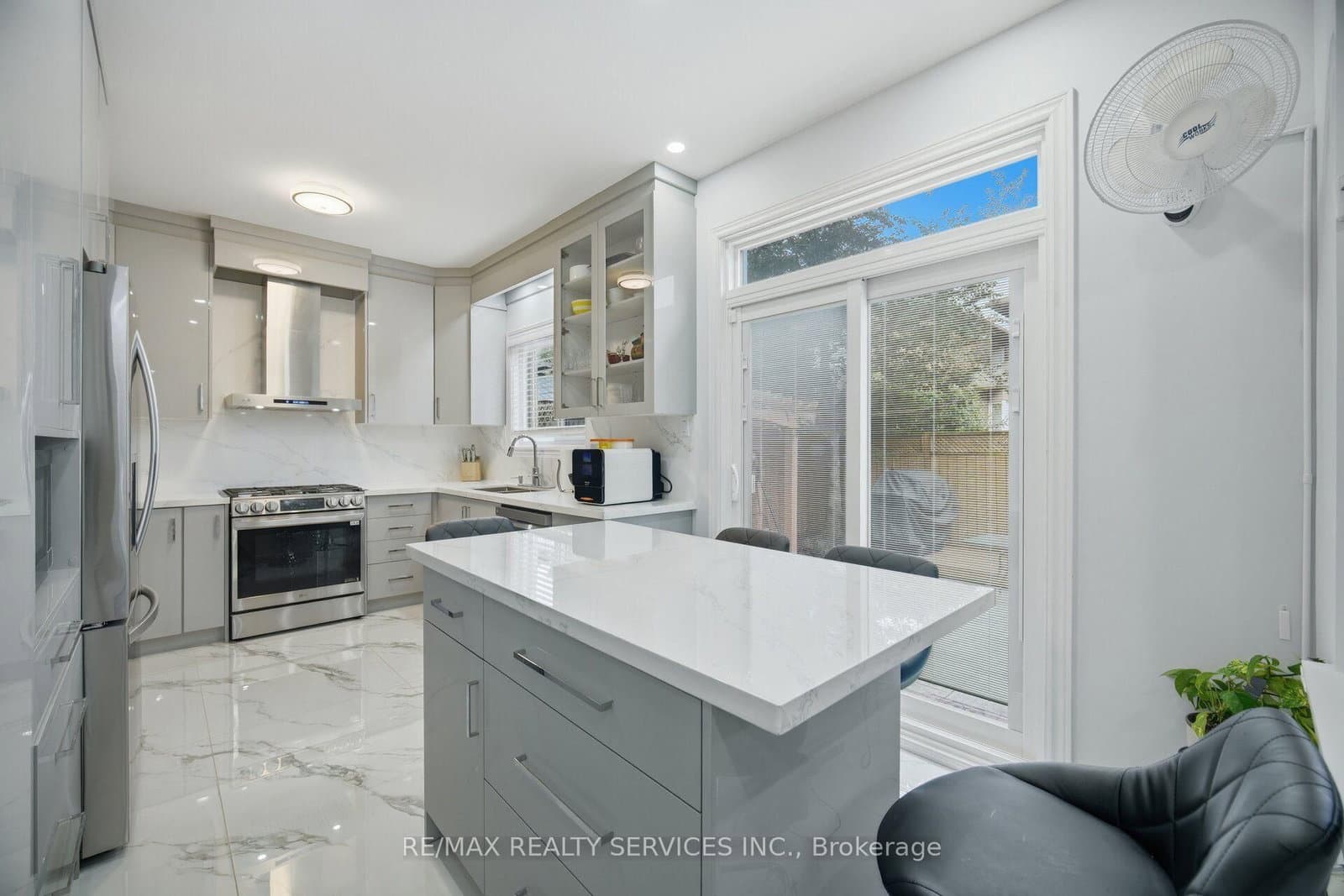 45 Skylark Drive thumbnail 17