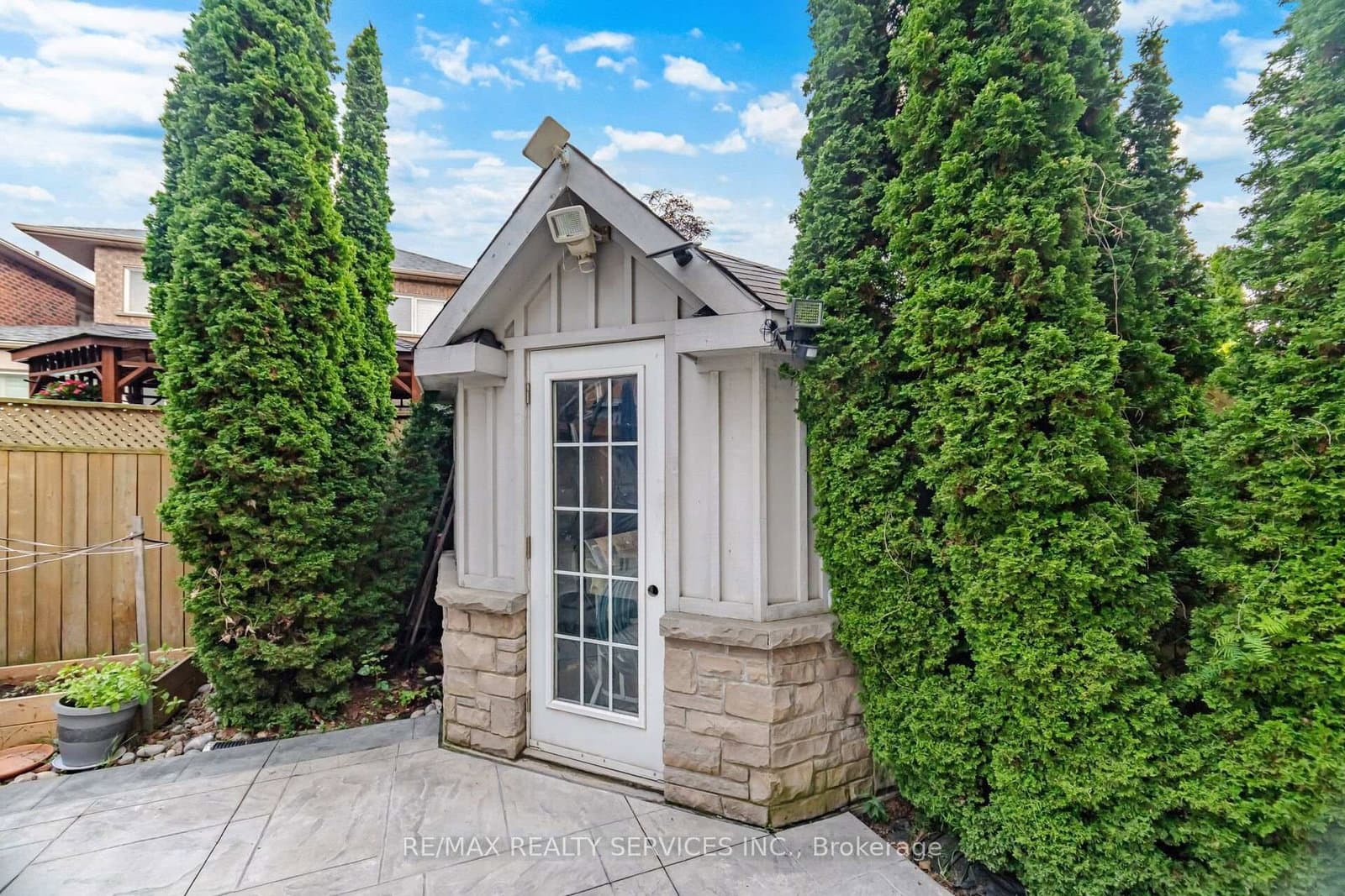 45 Skylark Drive thumbnail 50