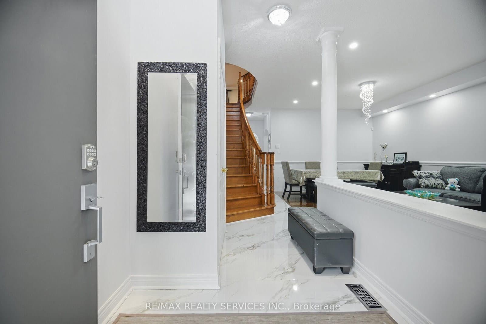 45 Skylark Drive thumbnail 6