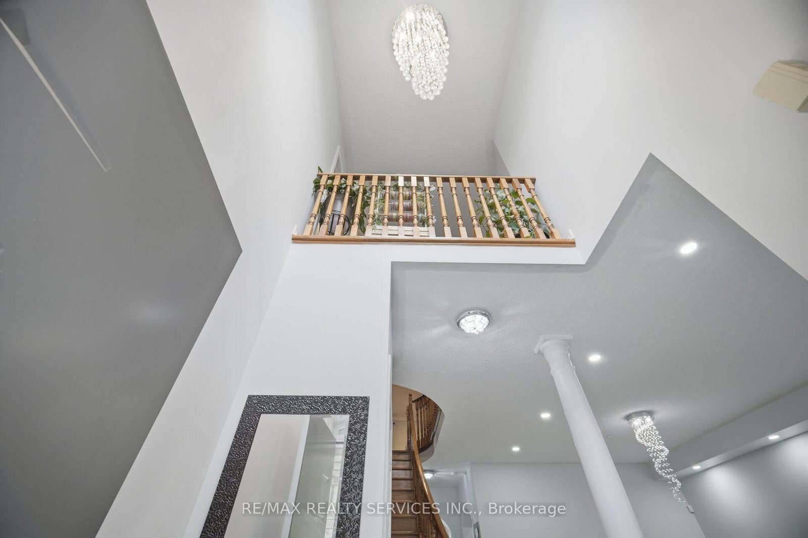 45 Skylark Drive thumbnail 7