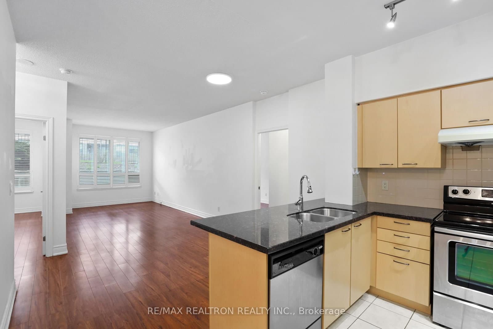48 Suncrest Boulevard, Unit 112 thumbnail 11