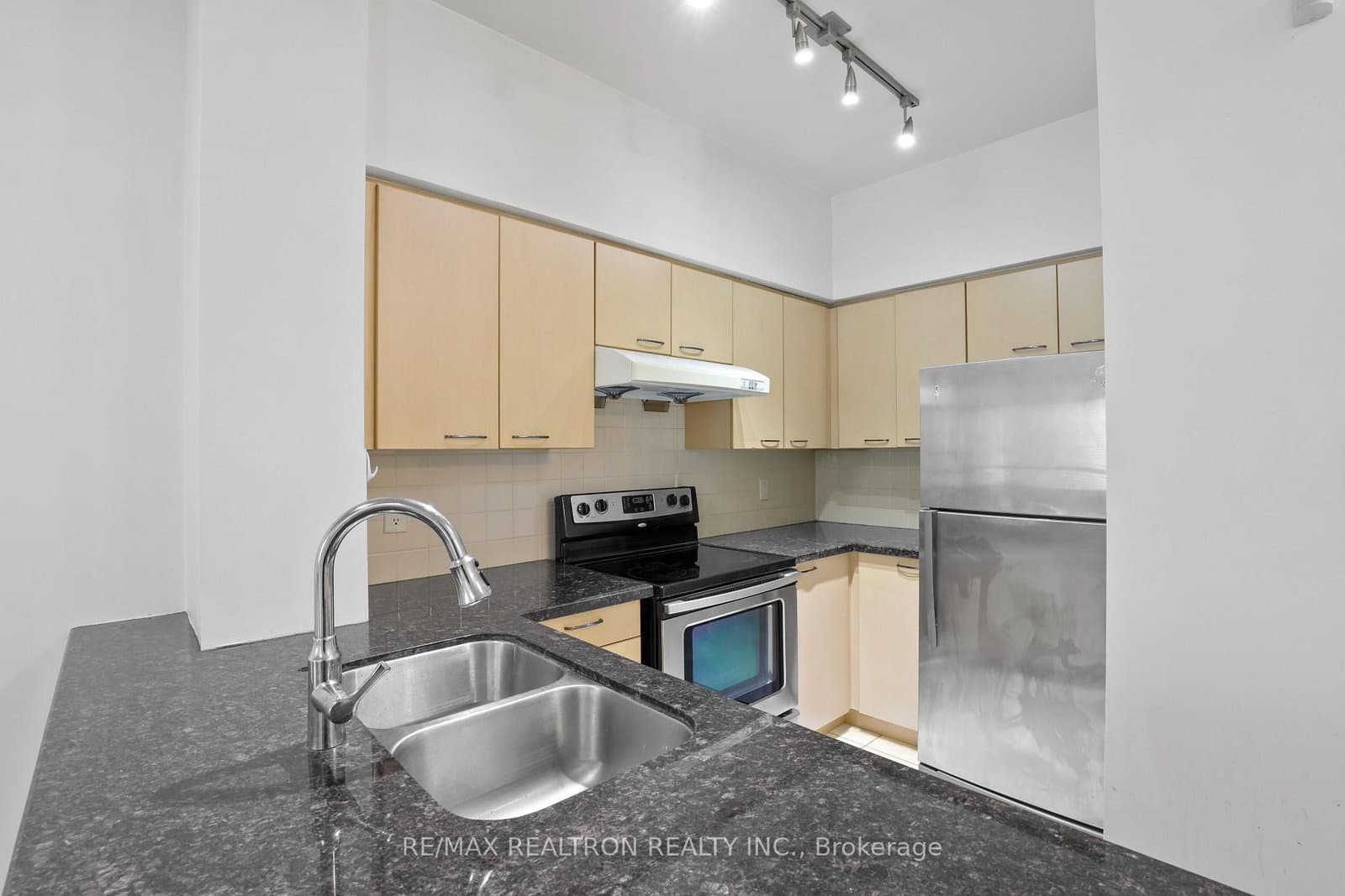 48 Suncrest Boulevard, Unit 112 thumbnail 16