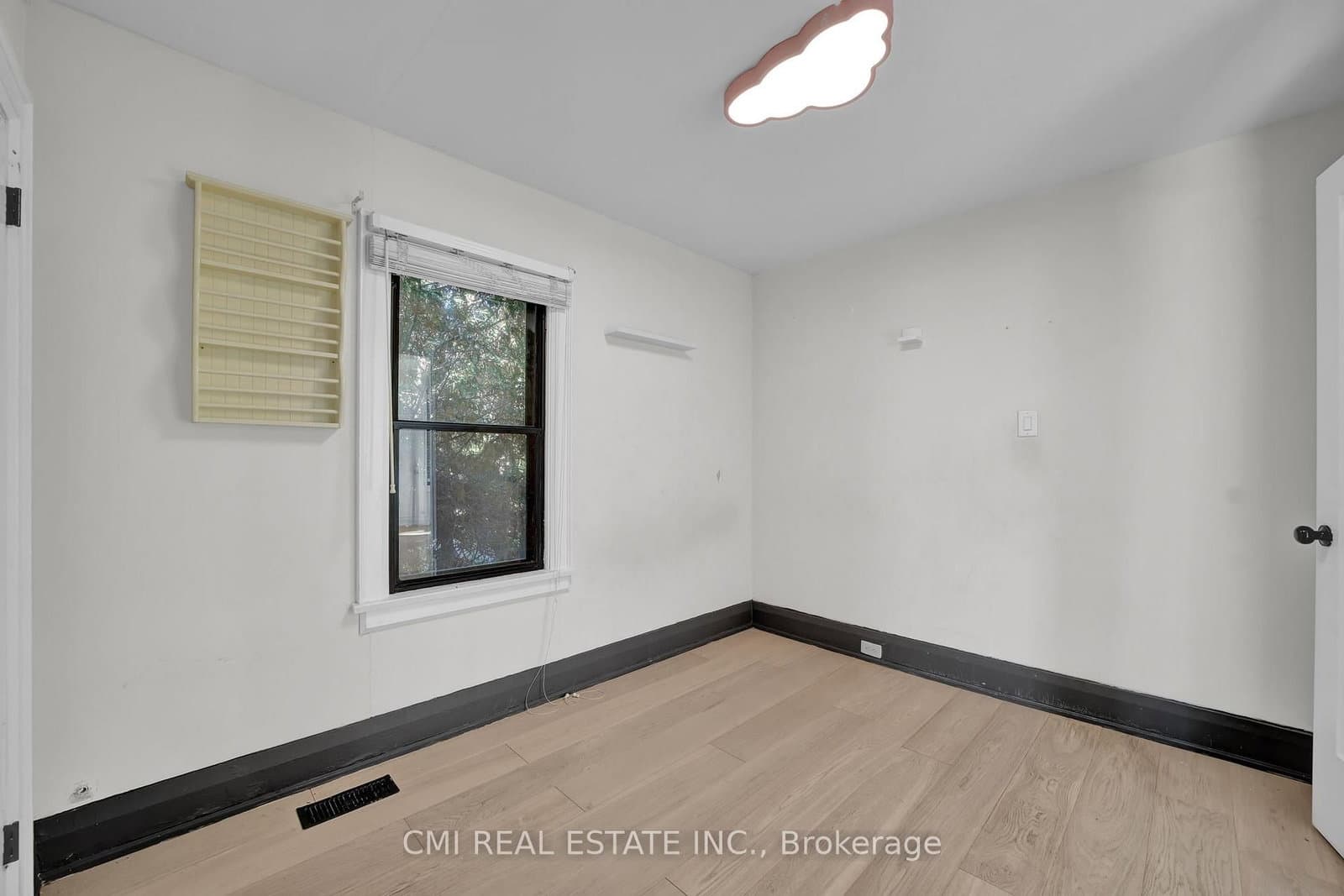 153 Clarence Street thumbnail 16