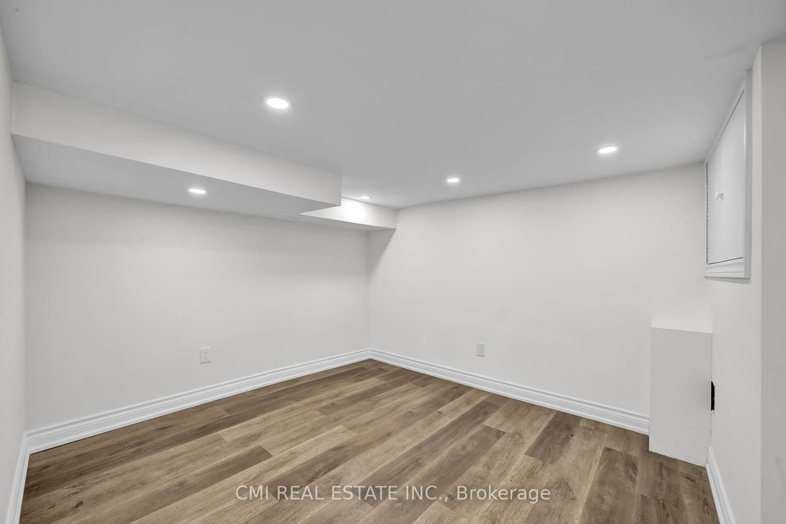 153 Clarence Street thumbnail 26