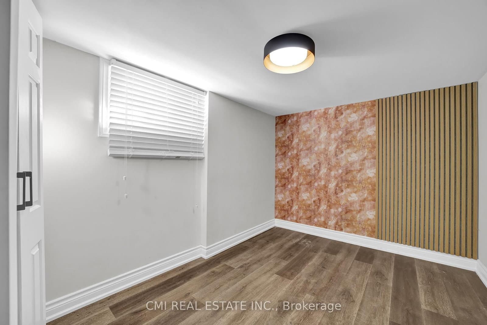 153 Clarence Street thumbnail 27