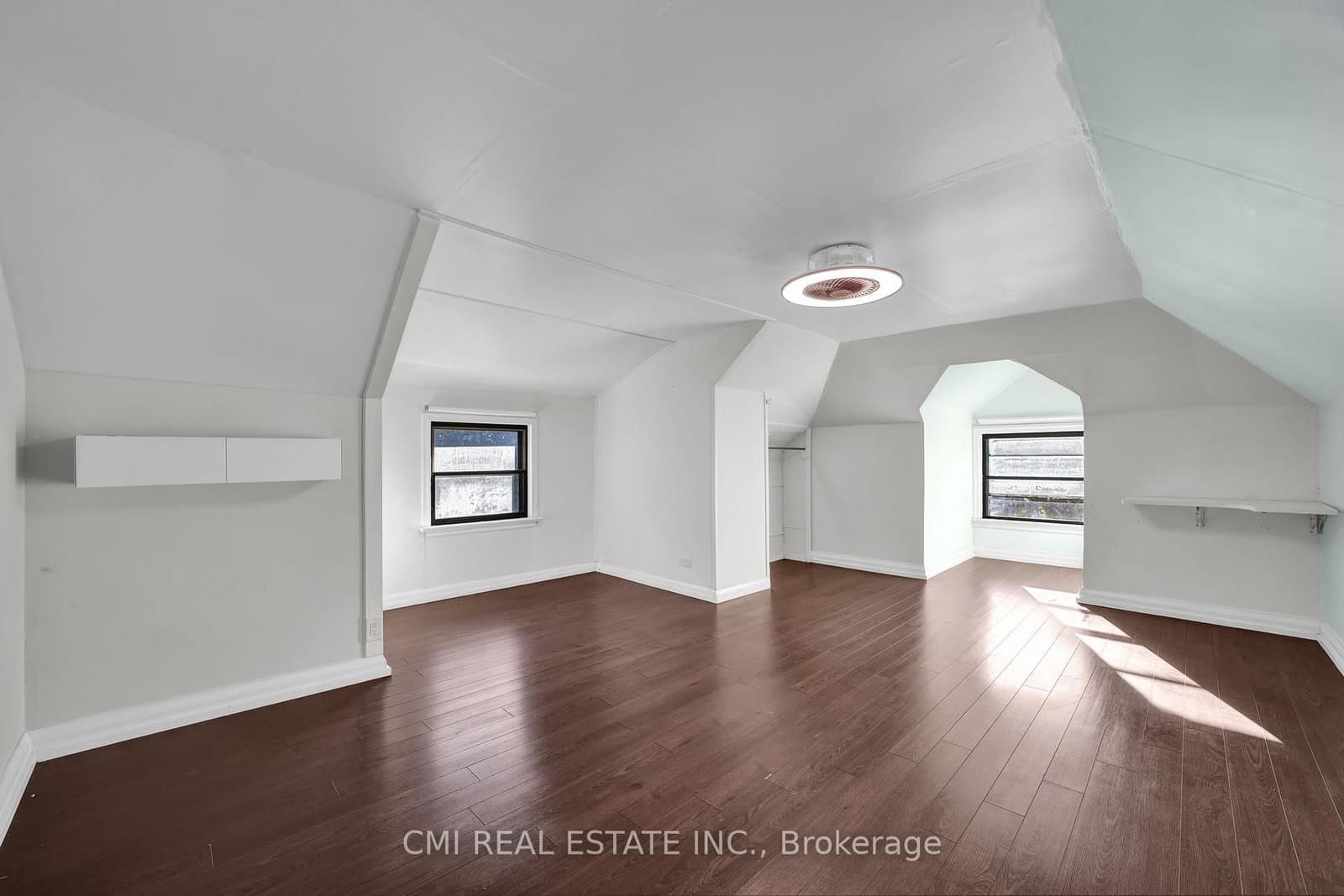 153 Clarence Street thumbnail 33