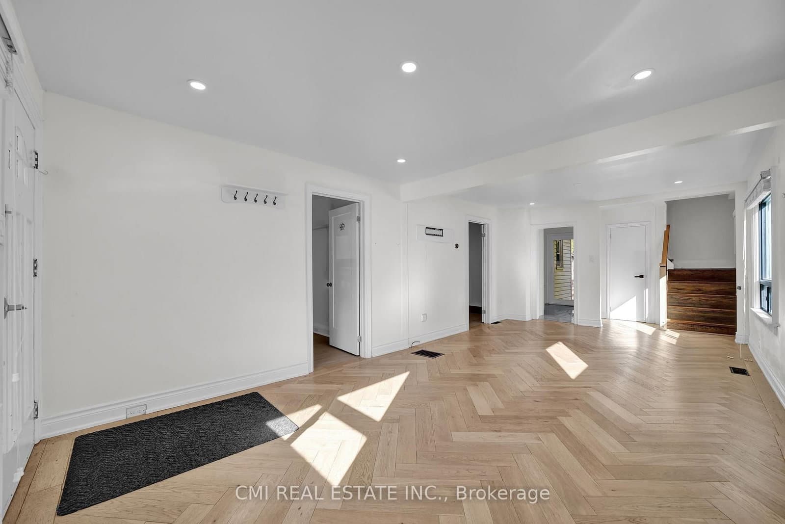 153 Clarence Street thumbnail 7