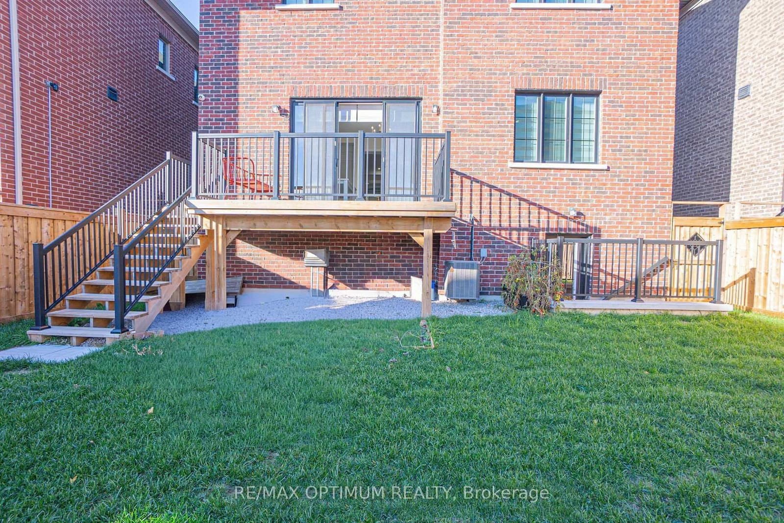 53 Kinburn Crescent thumbnail 32