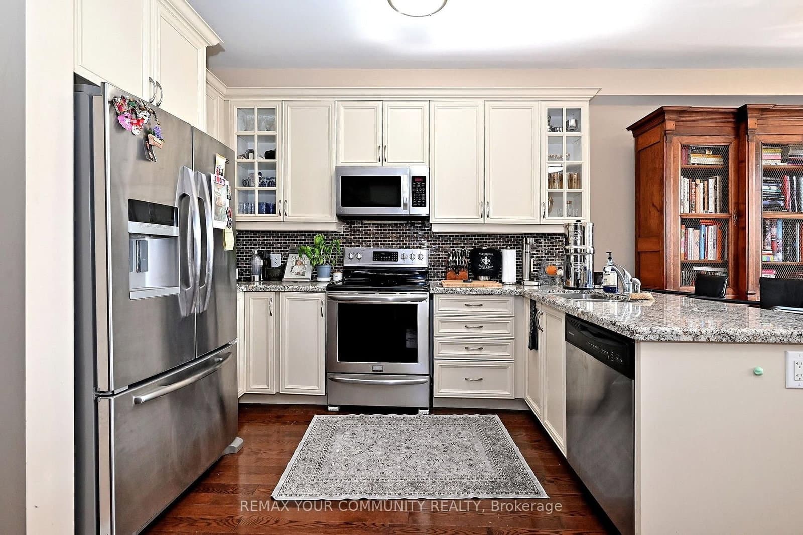 30 Spruce Pine Crescent thumbnail 5