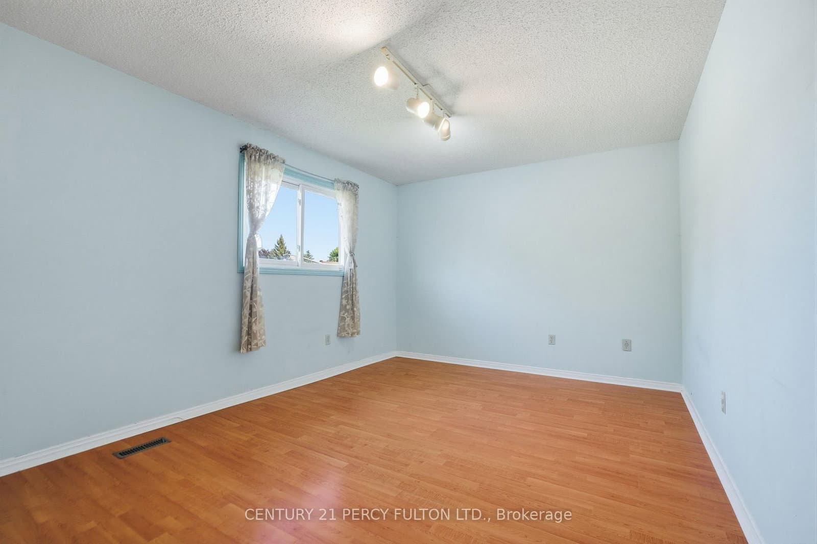 208 Conley Street thumbnail 34