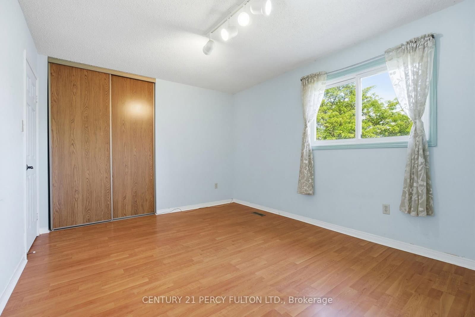 208 Conley Street thumbnail 35