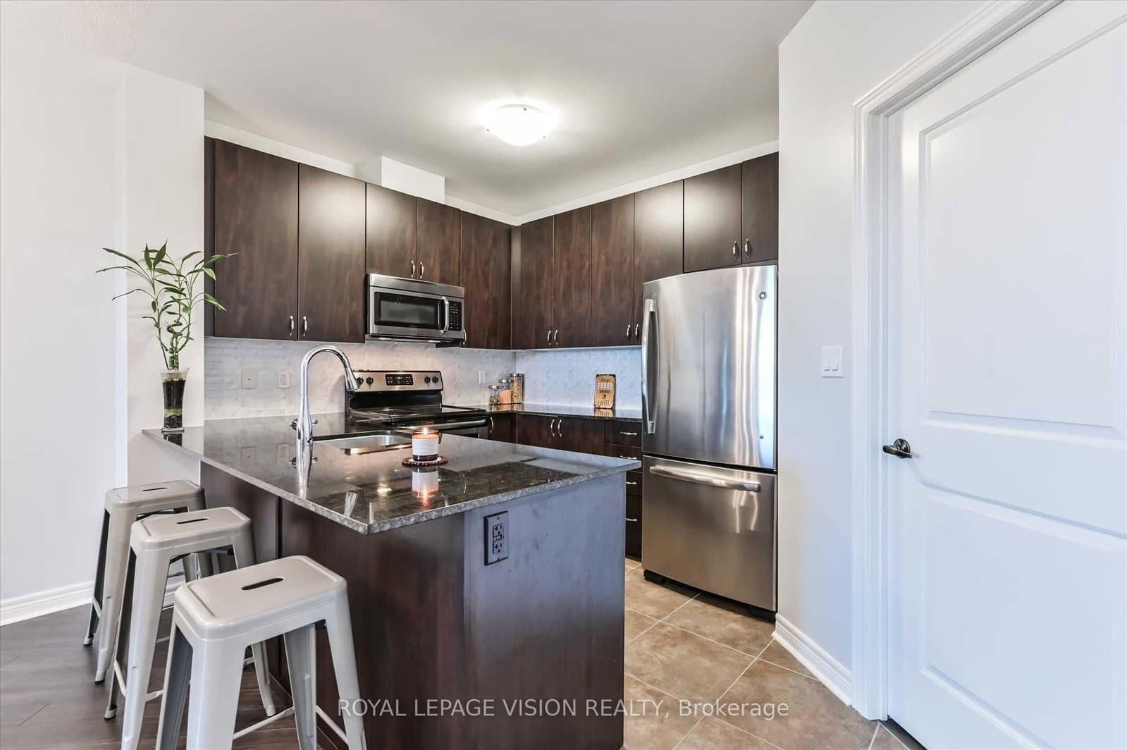 7400 Markham Road, Unit 308 thumbnail 4