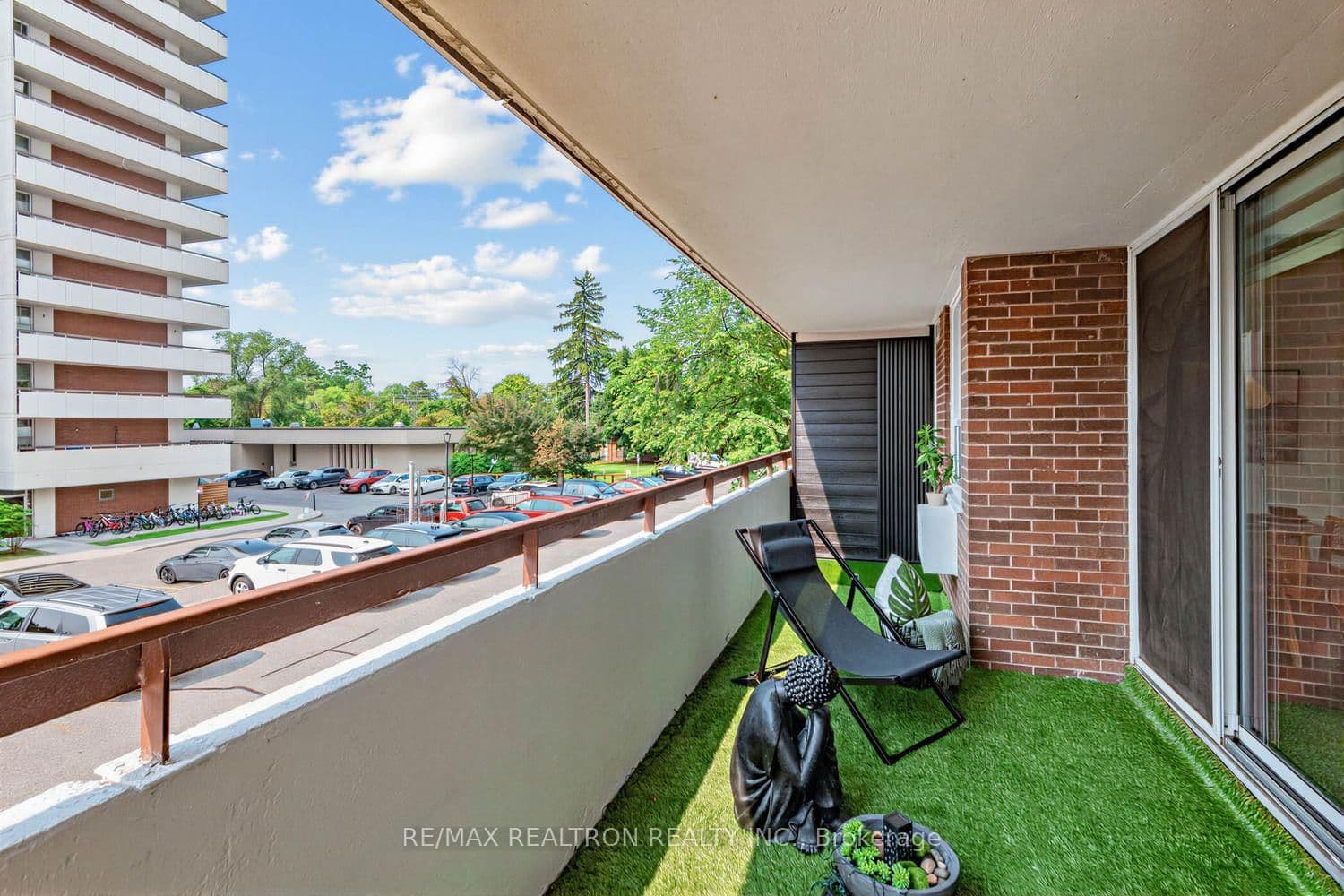 1 Royal Orchard Boulevard, Unit 211 thumbnail 20