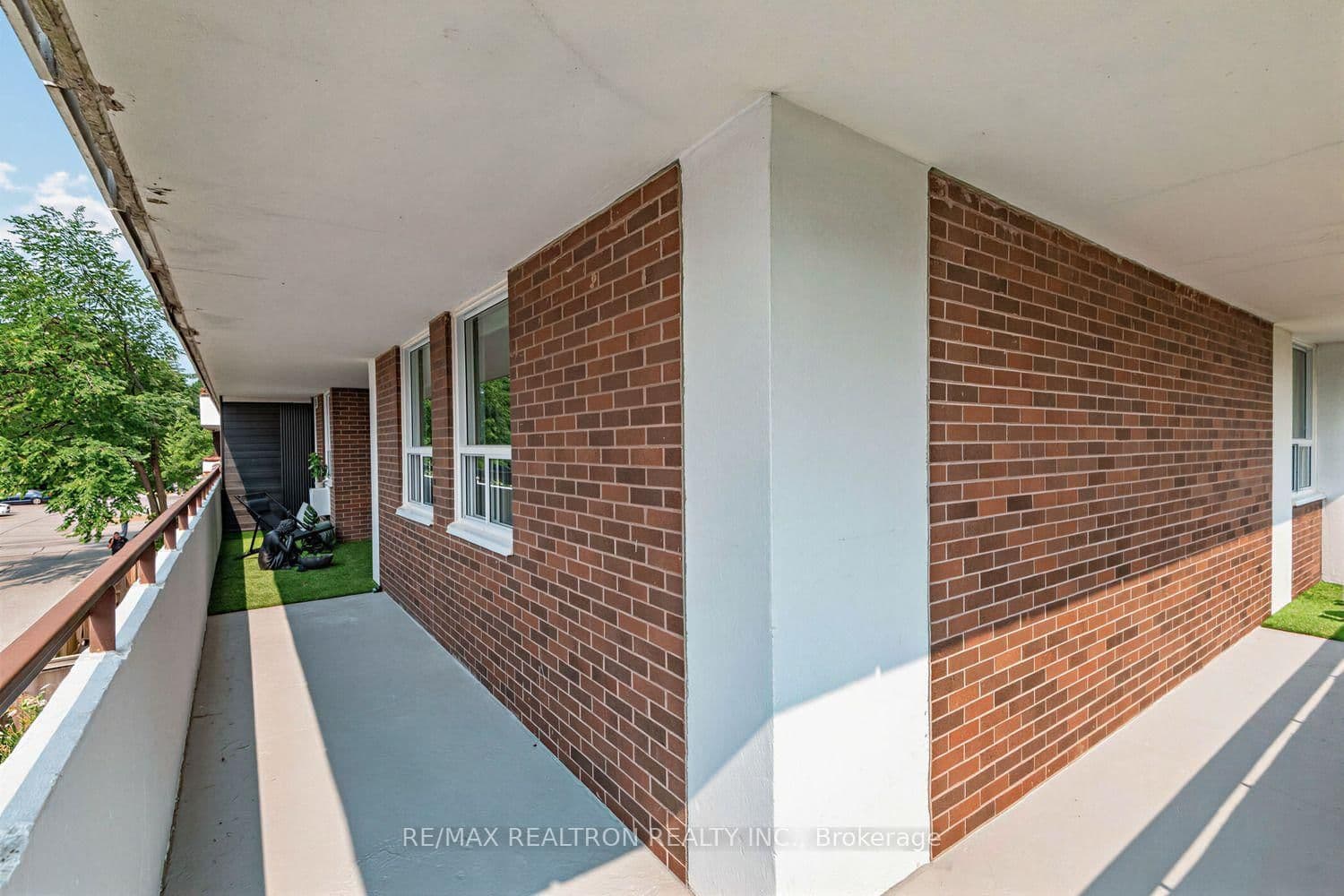 1 Royal Orchard Boulevard, Unit 211 thumbnail 23