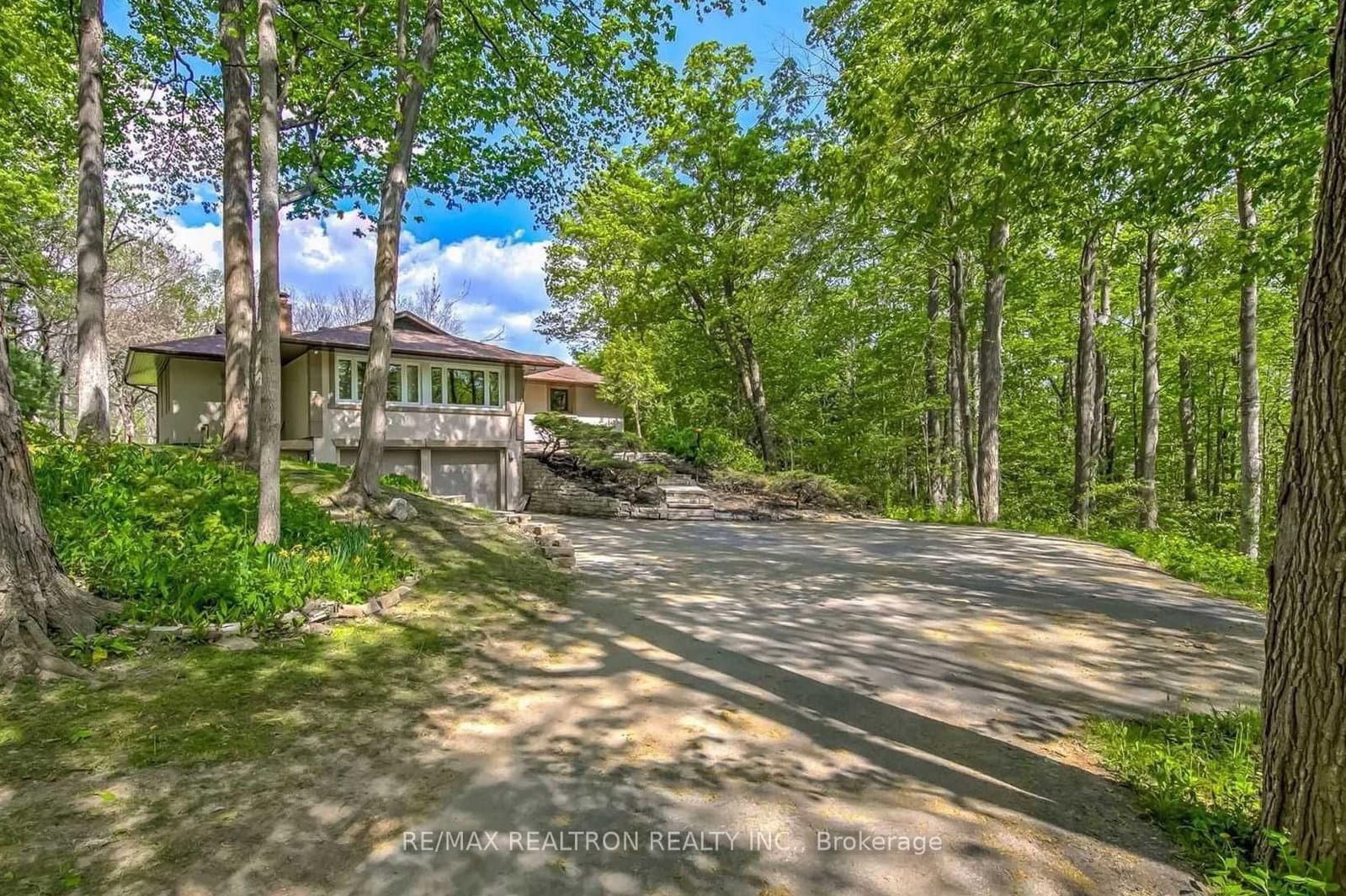 9563 Warden Avenue - Image 1