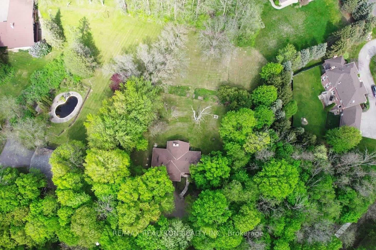 9563 Warden Avenue thumbnail 3