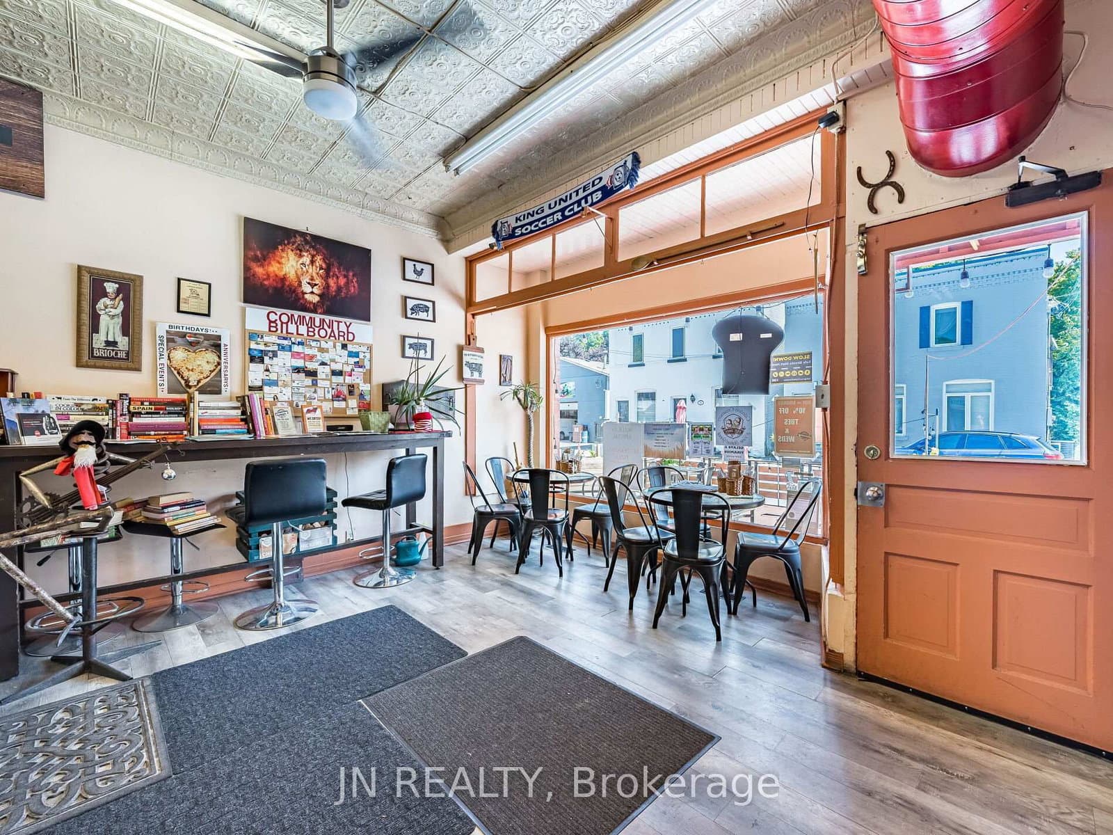 289 Main Street W thumbnail 10
