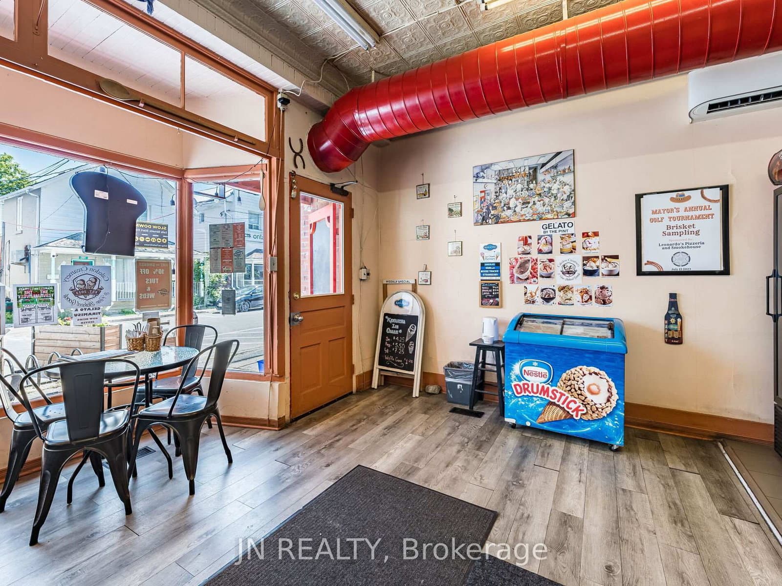 289 Main Street W thumbnail 11