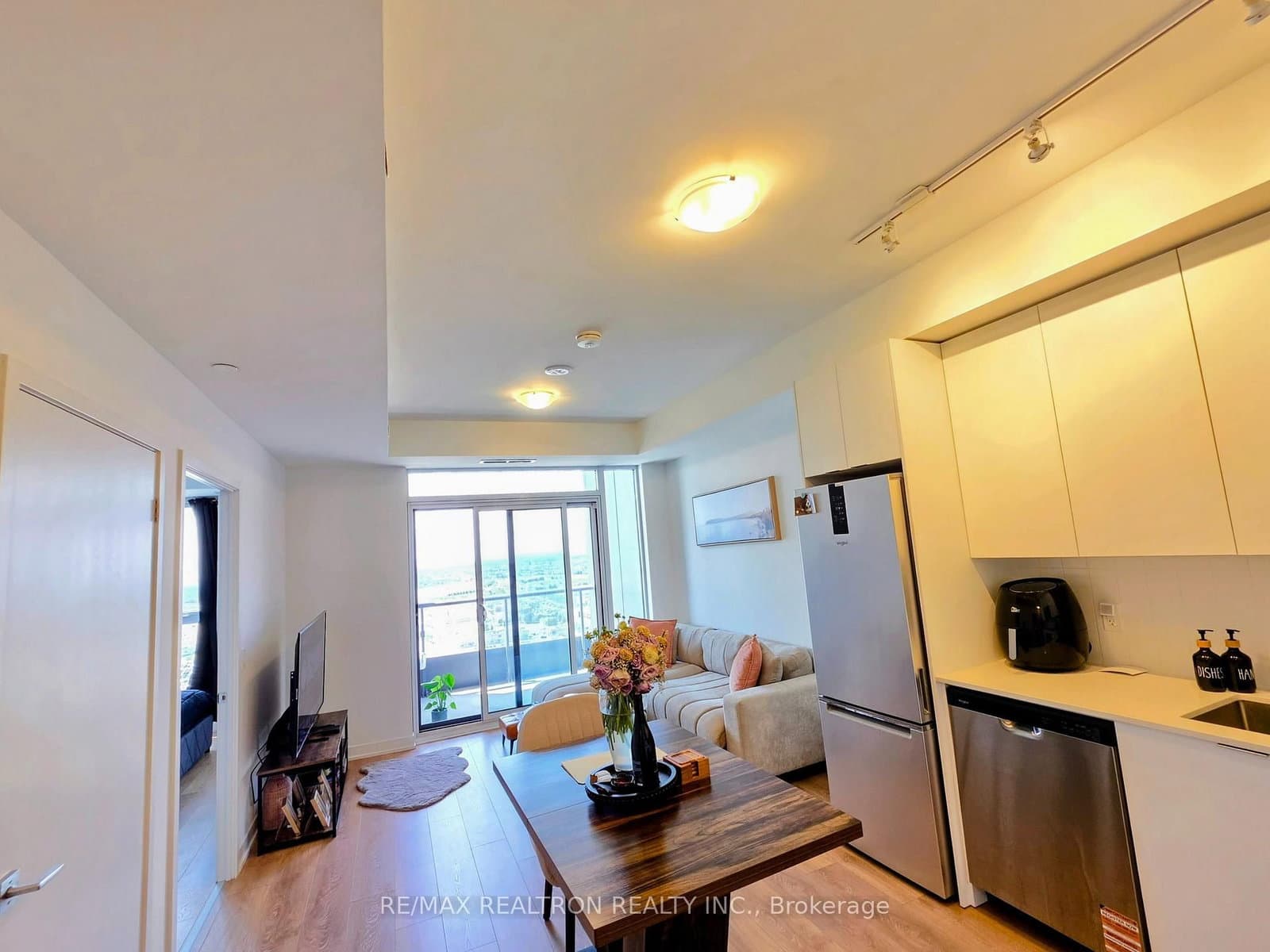 10 Abeja Street, Unit 2321 thumbnail 3