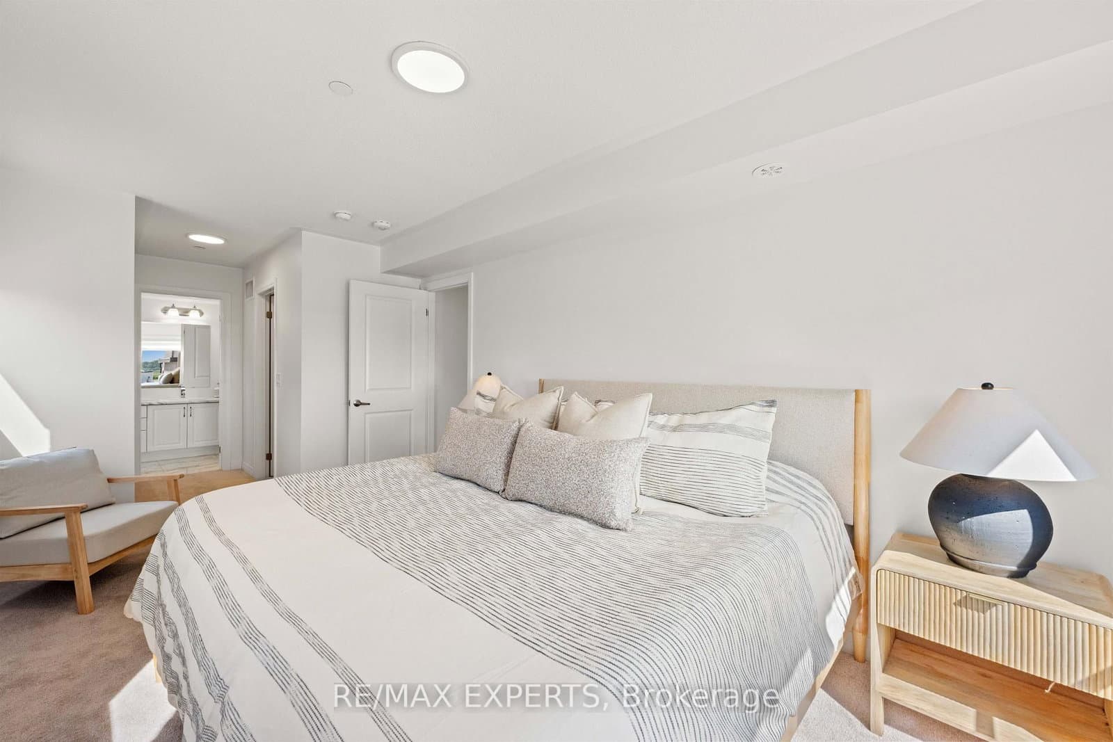 31 Baynes Way, Unit 1 thumbnail 16