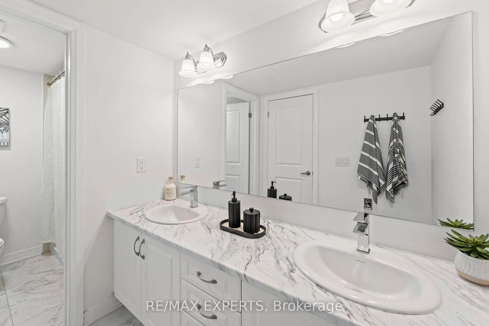 31 Baynes Way, Unit 1 thumbnail 23